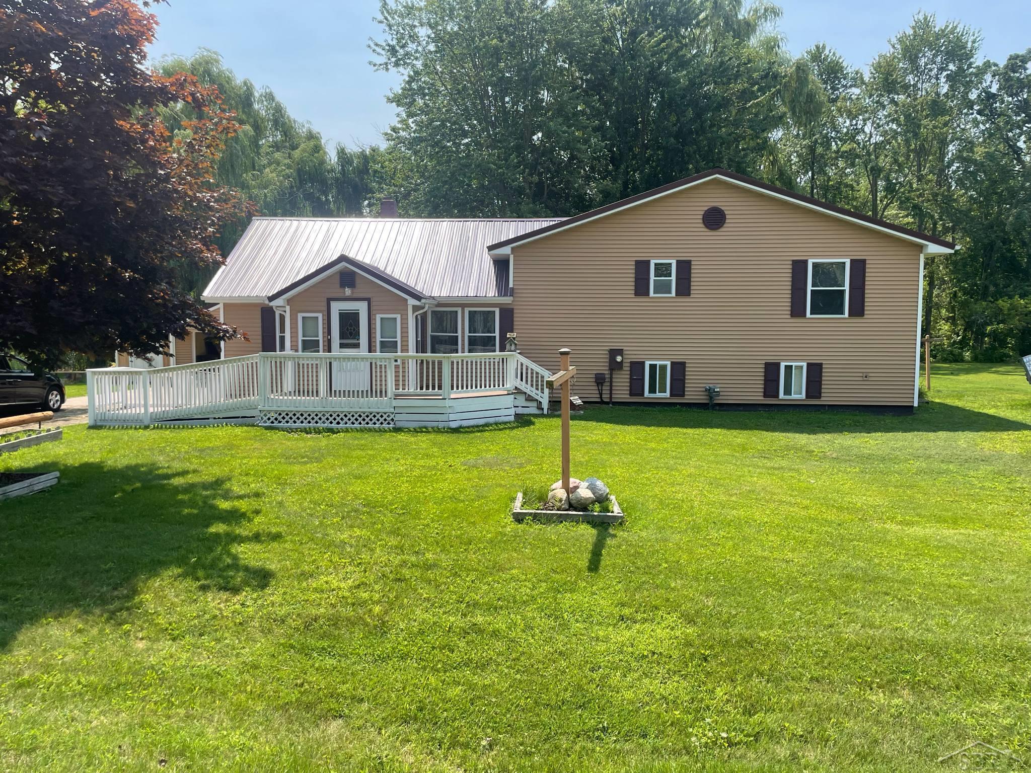 2670 E pinconning Road, Pinconning, MI 48650