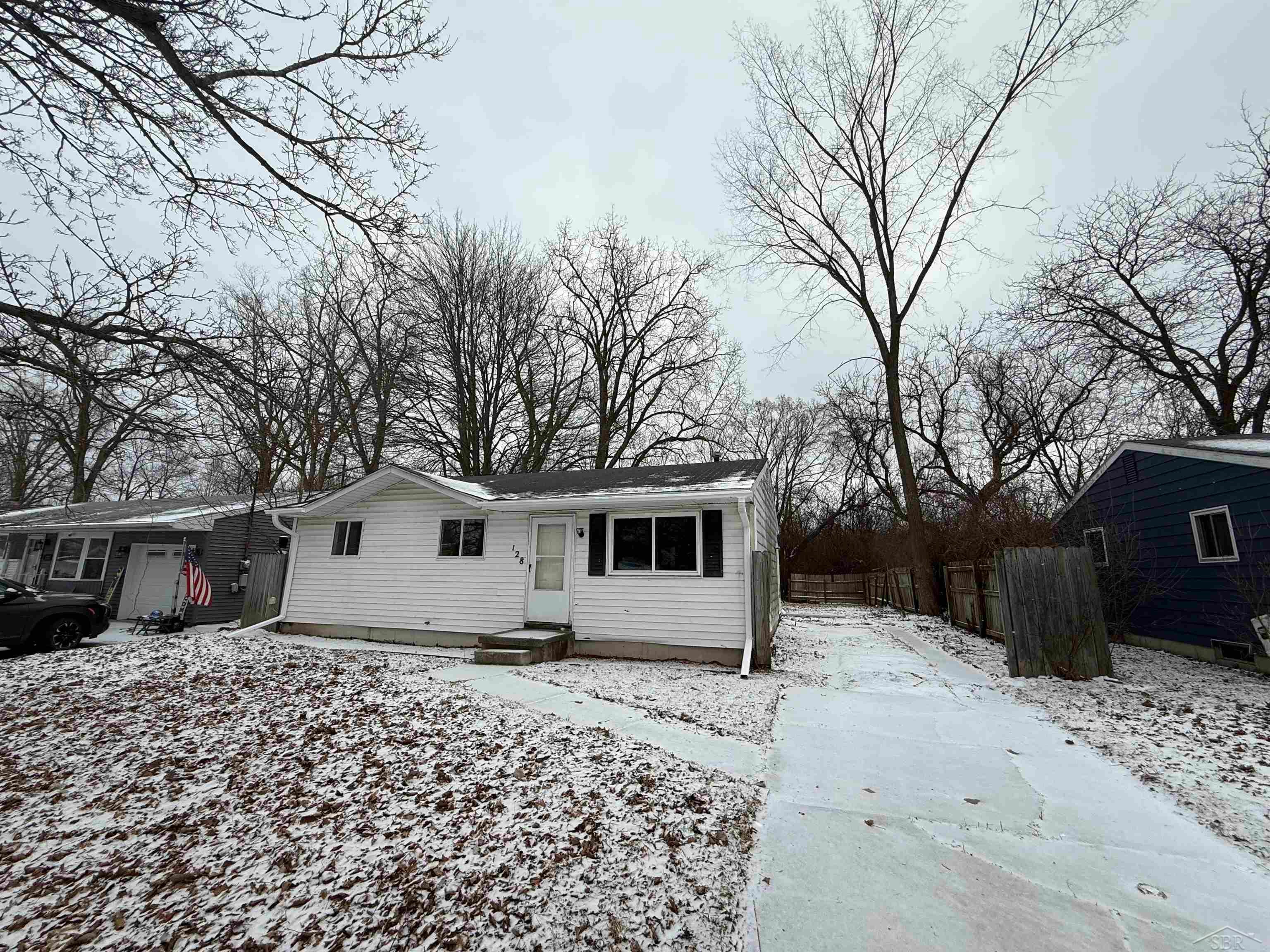 128 Woodward Street — photo
