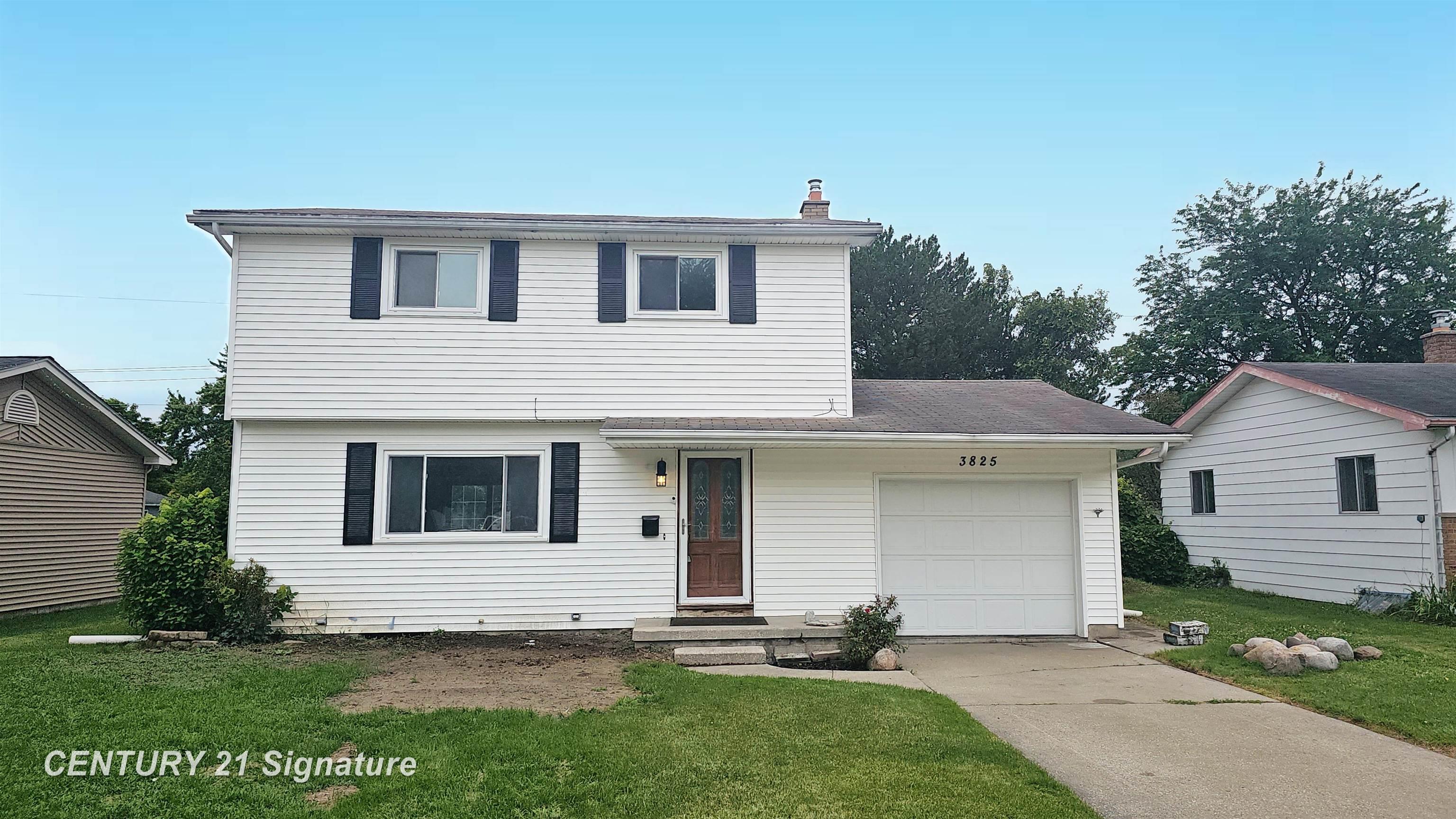 3825 Boeing Drive — photo