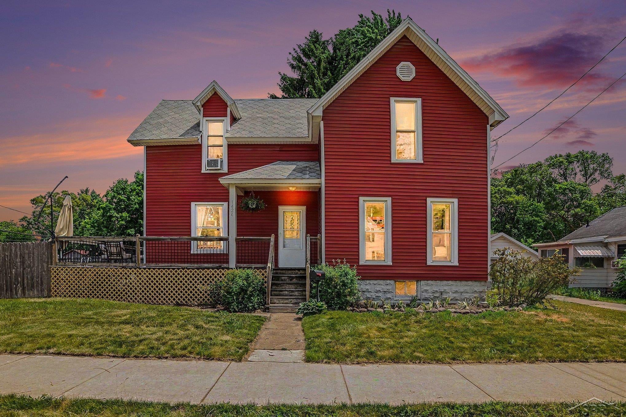 1424 N Trumbull Street — photo