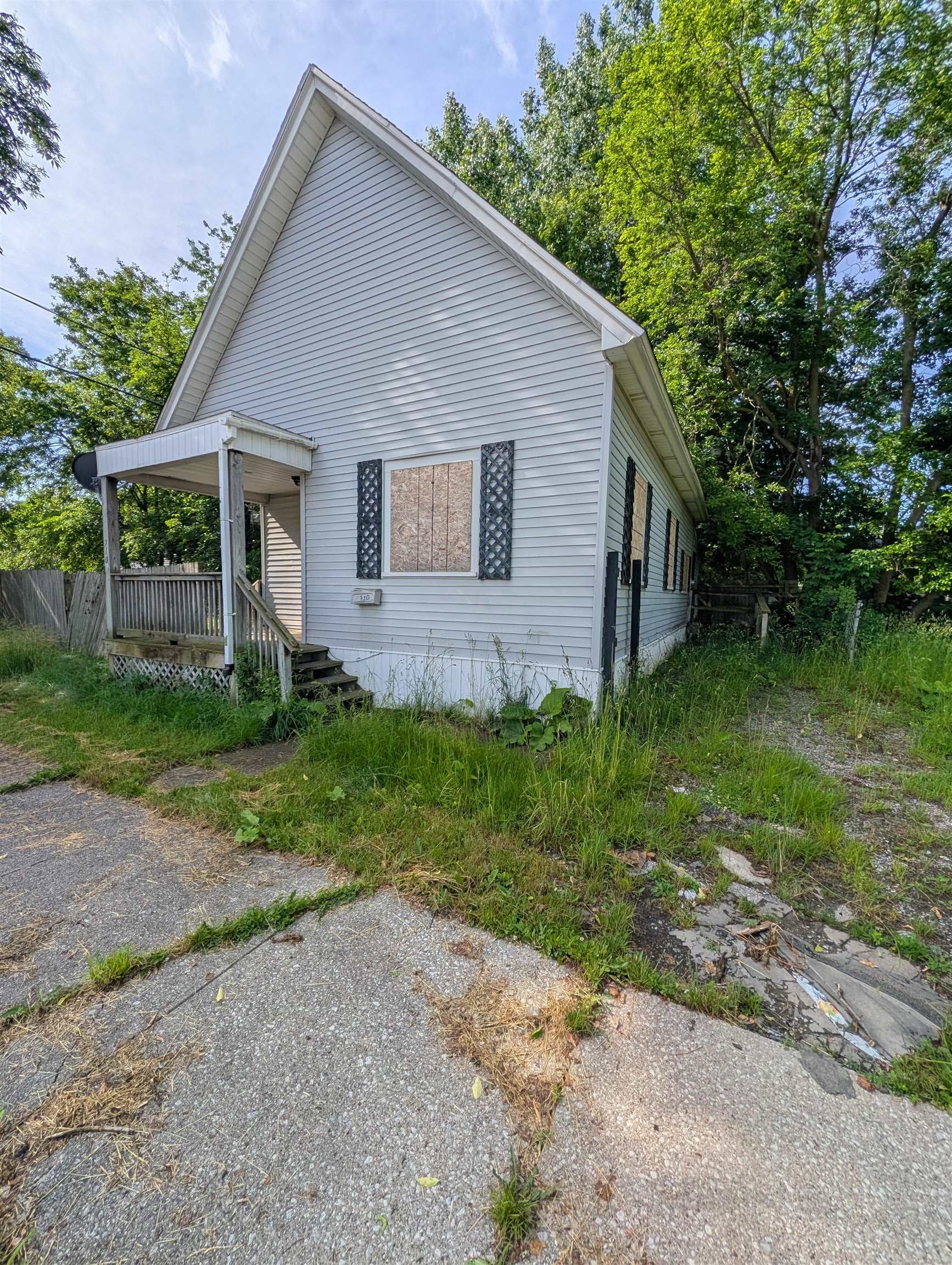 710 Holden Street — photo