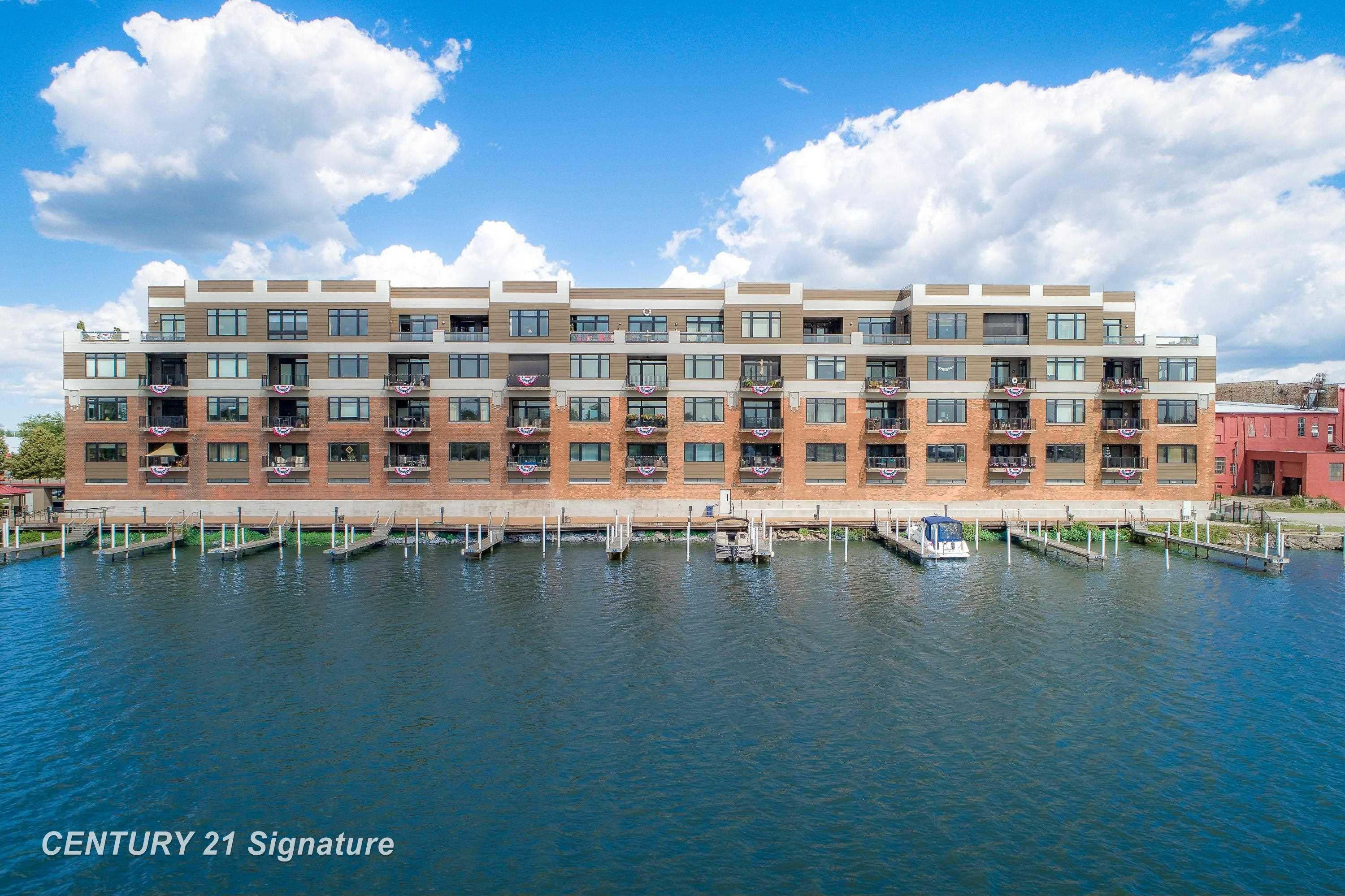 1111 N Water Street — photo