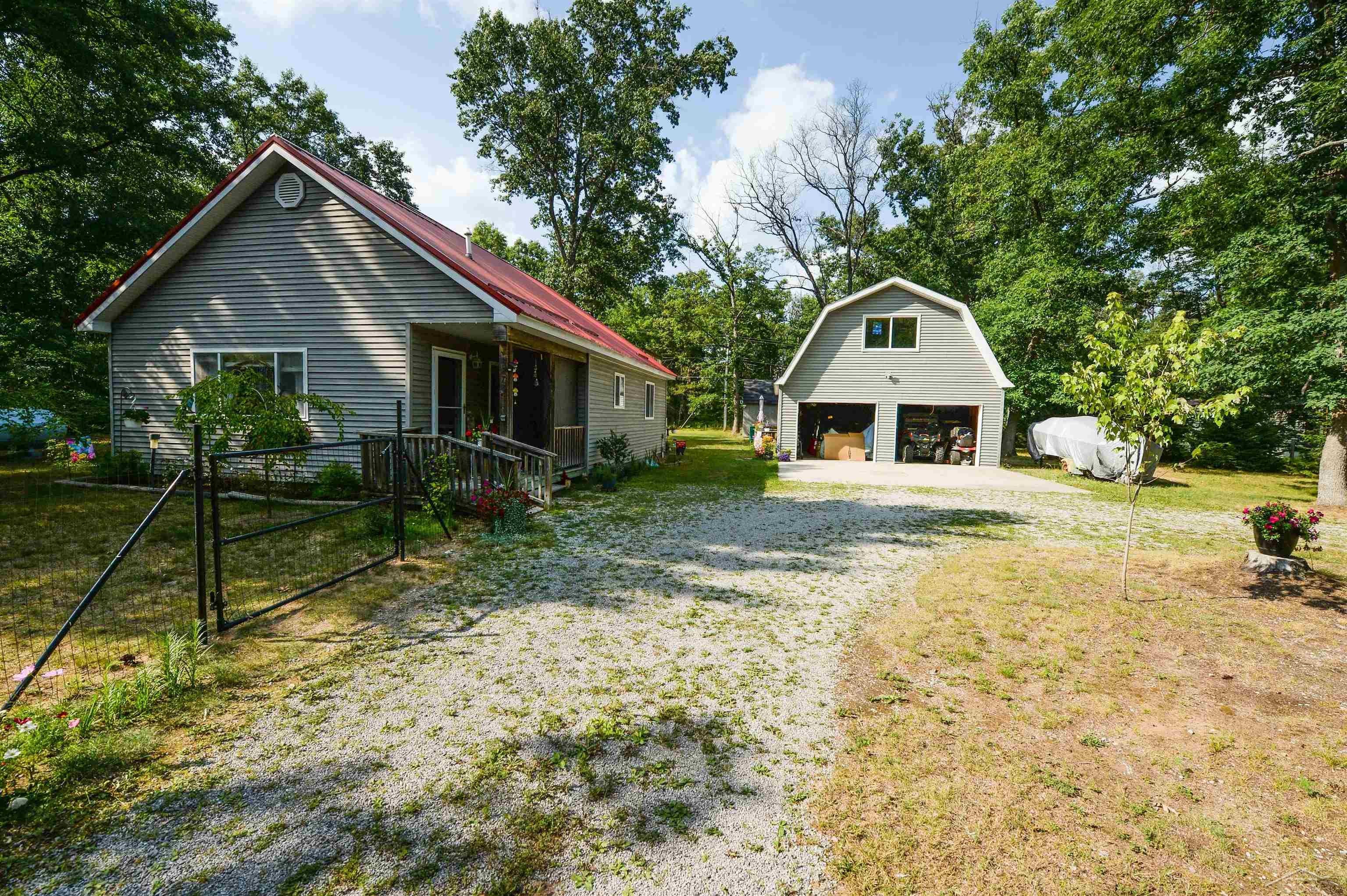 8278 Chain Lake Road — photo