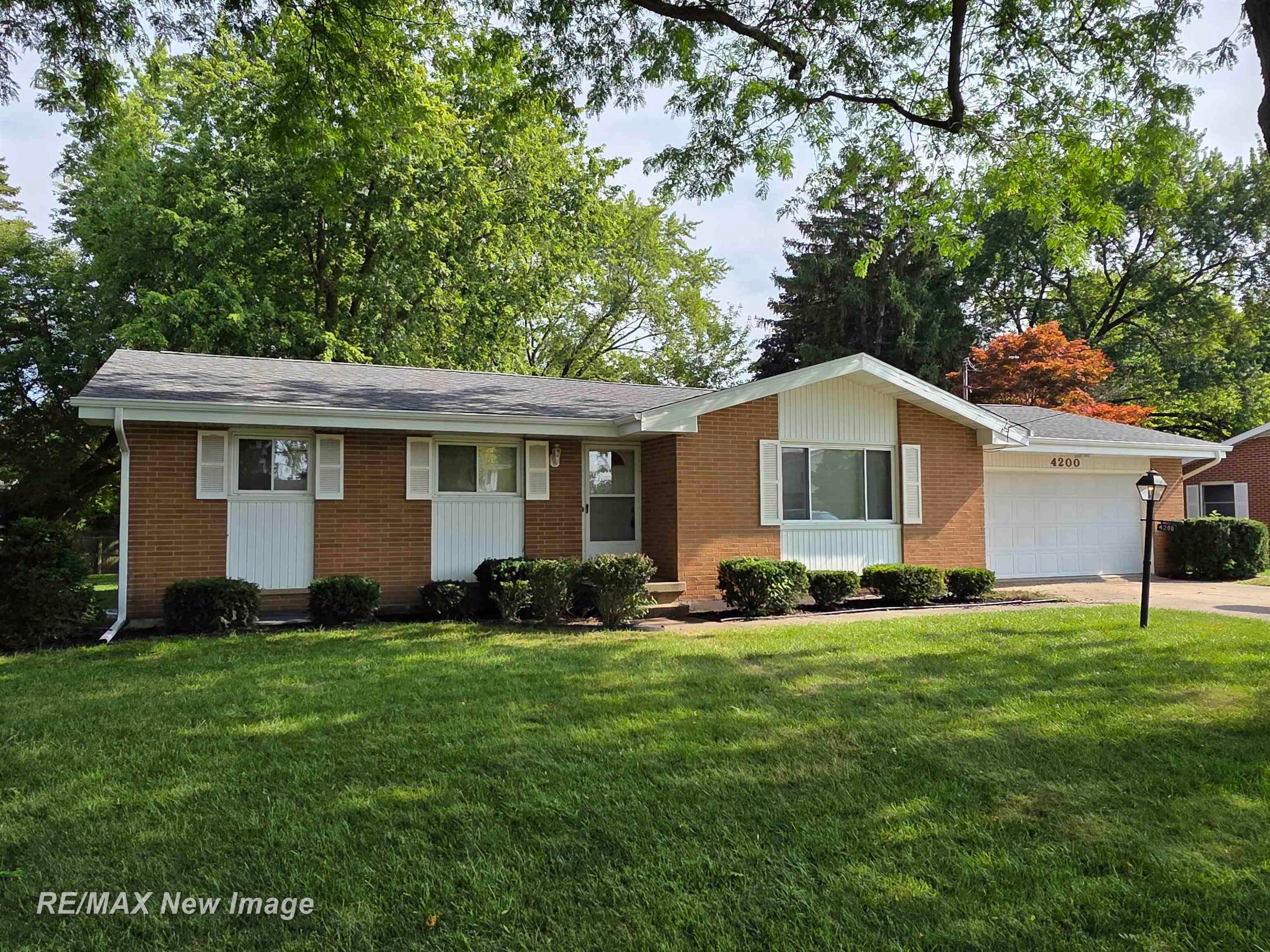 4200 S Wayside Drive — photo