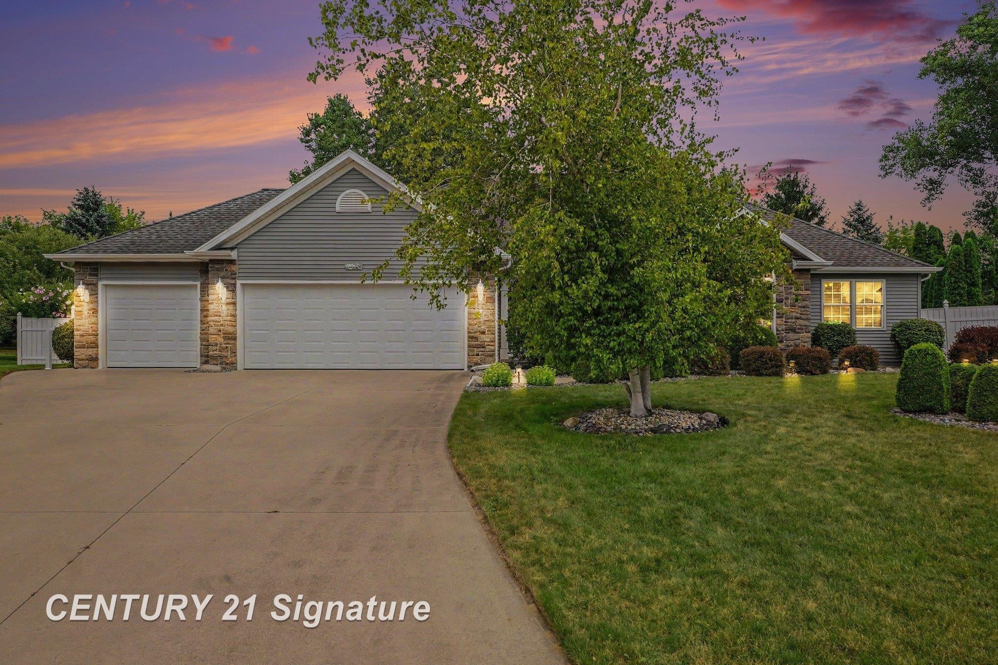 4470 Meadow Creek Court — photo