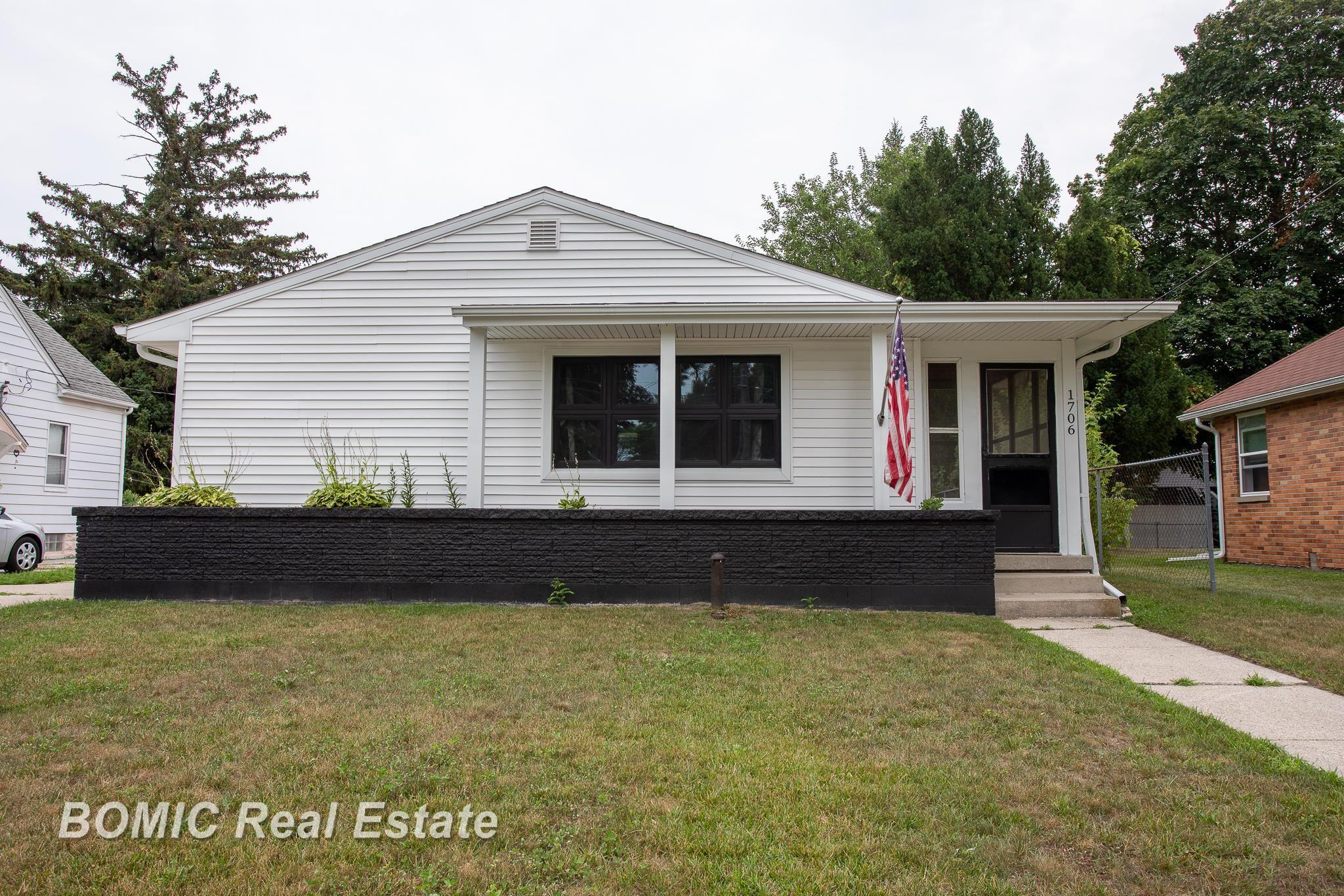 1706 Helen Street — photo