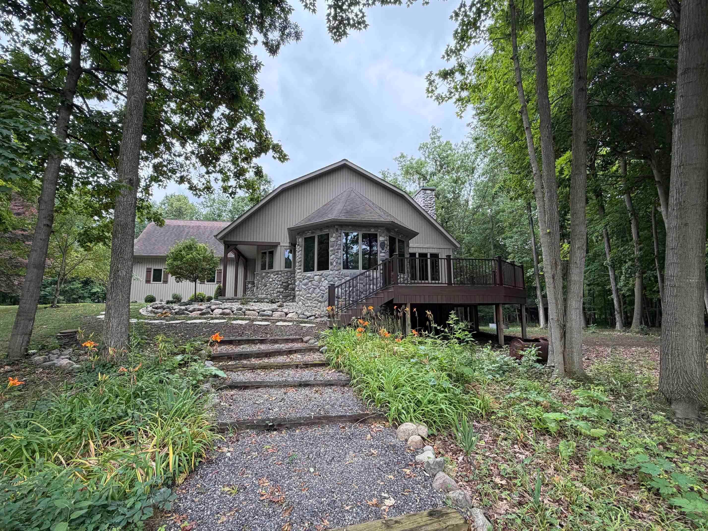 2220 S Dehmel Road — photo