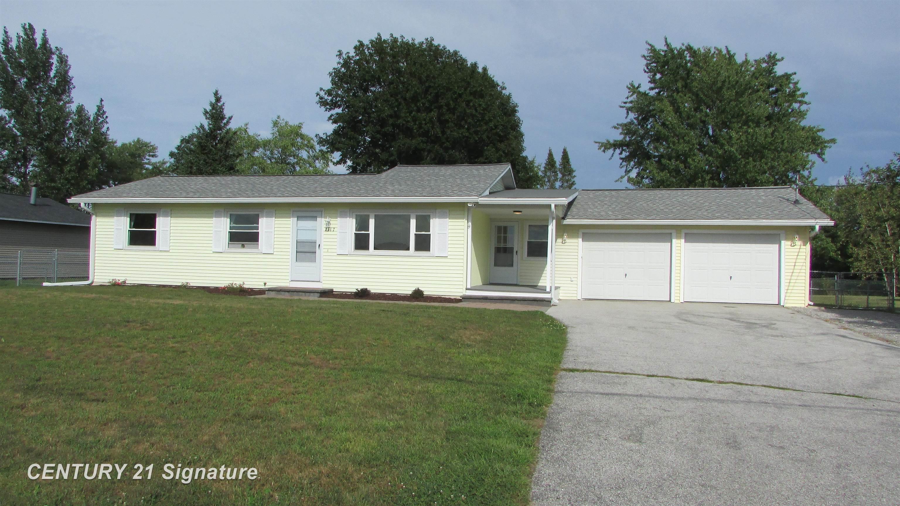7417 Mackinaw Road — photo