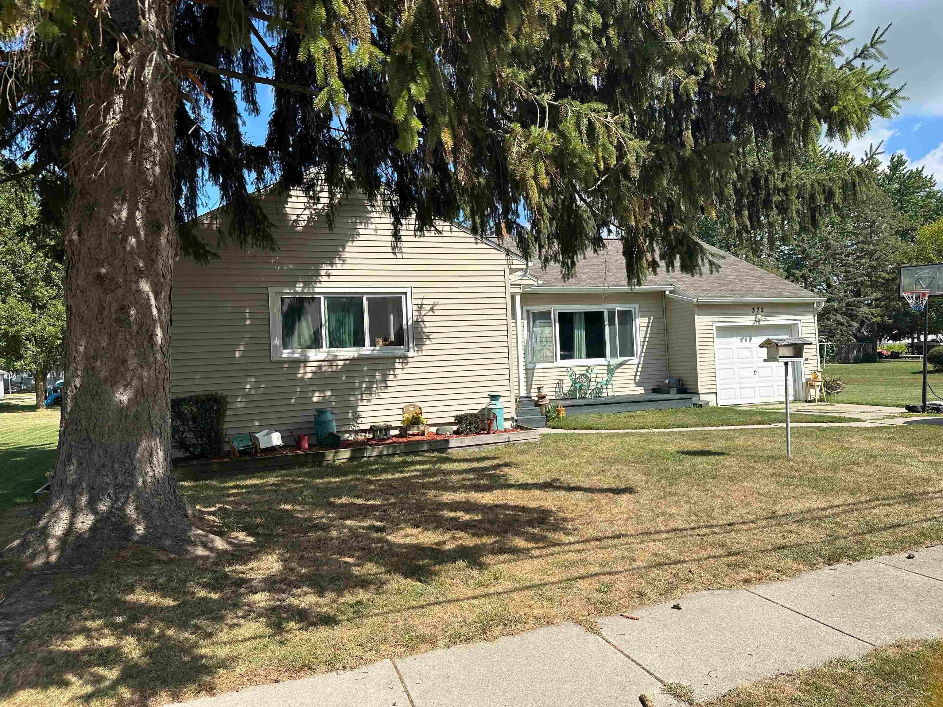 372 E Alice Street — photo