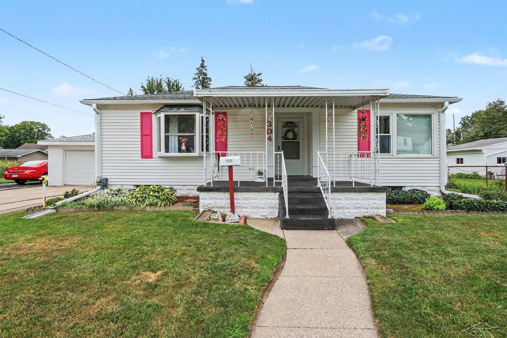 304 E Jeanette Street — photo