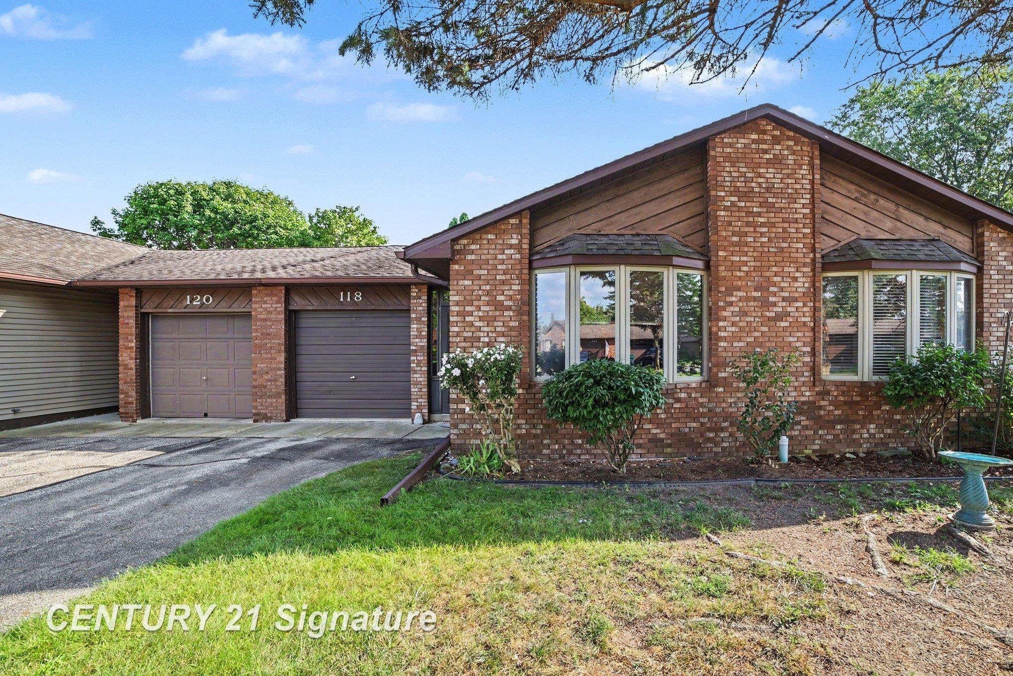 118 Erin Court — photo