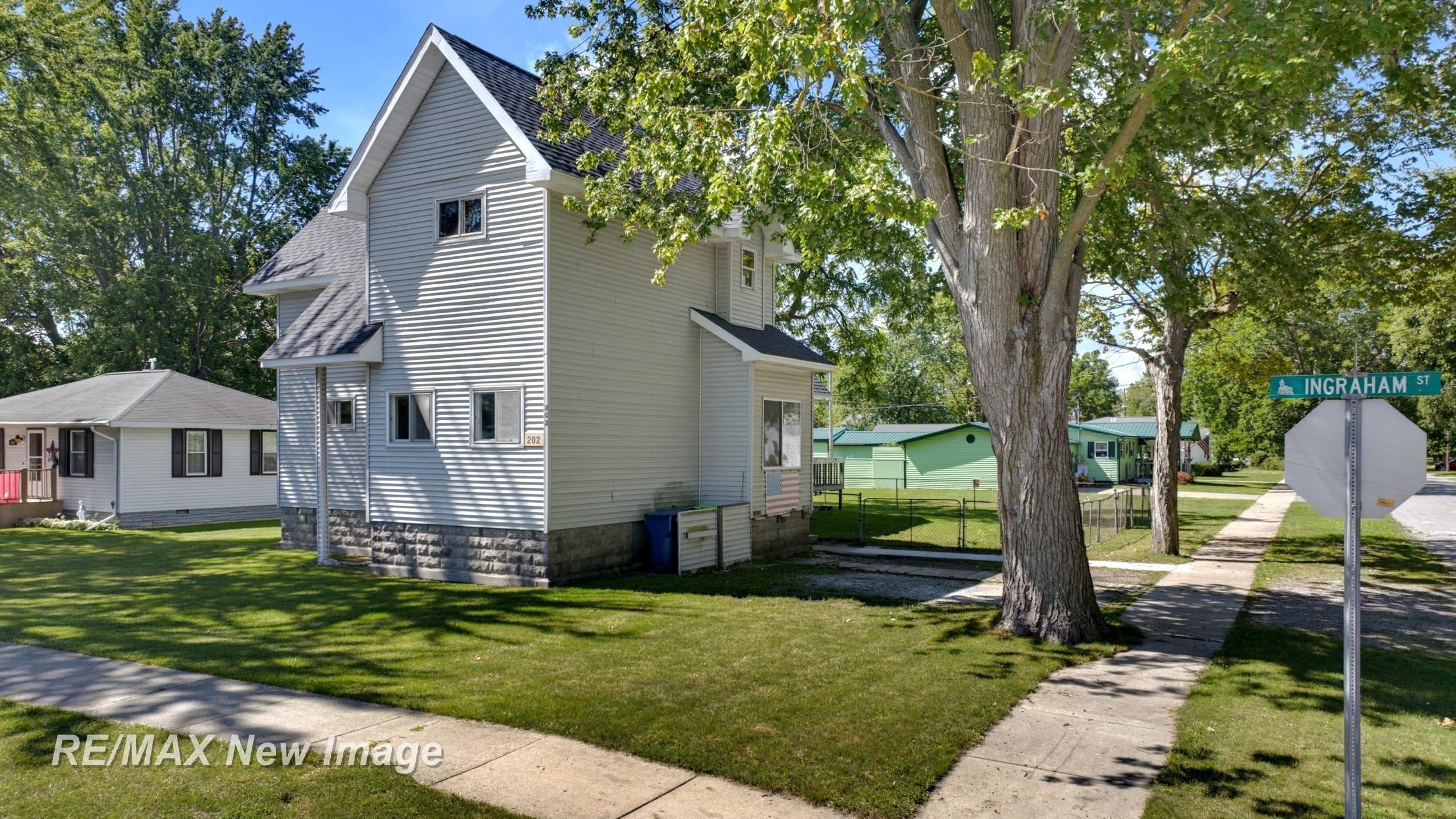 202 Ingraham Street — photo
