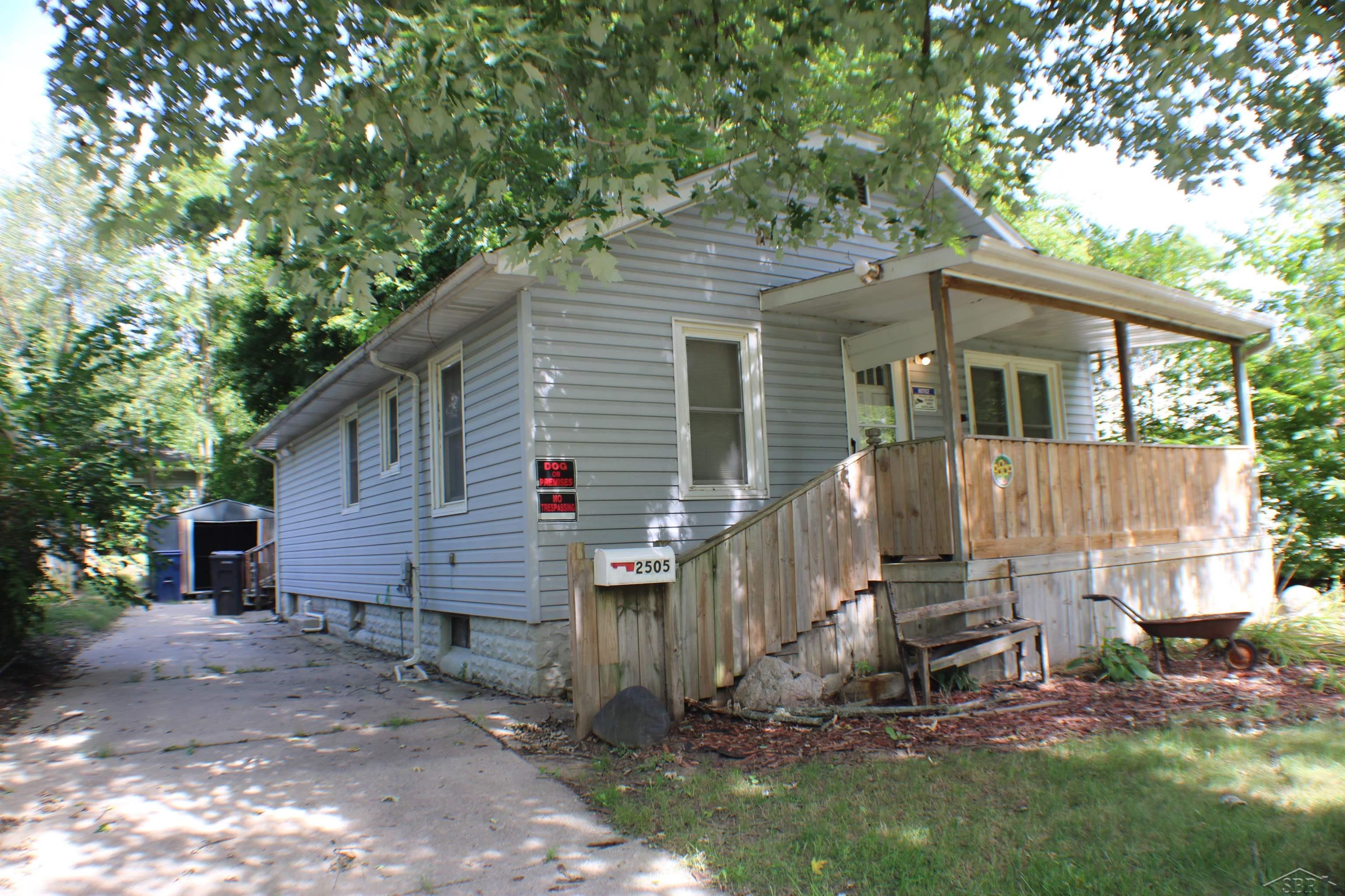 2505 Woodrow Avenue — photo
