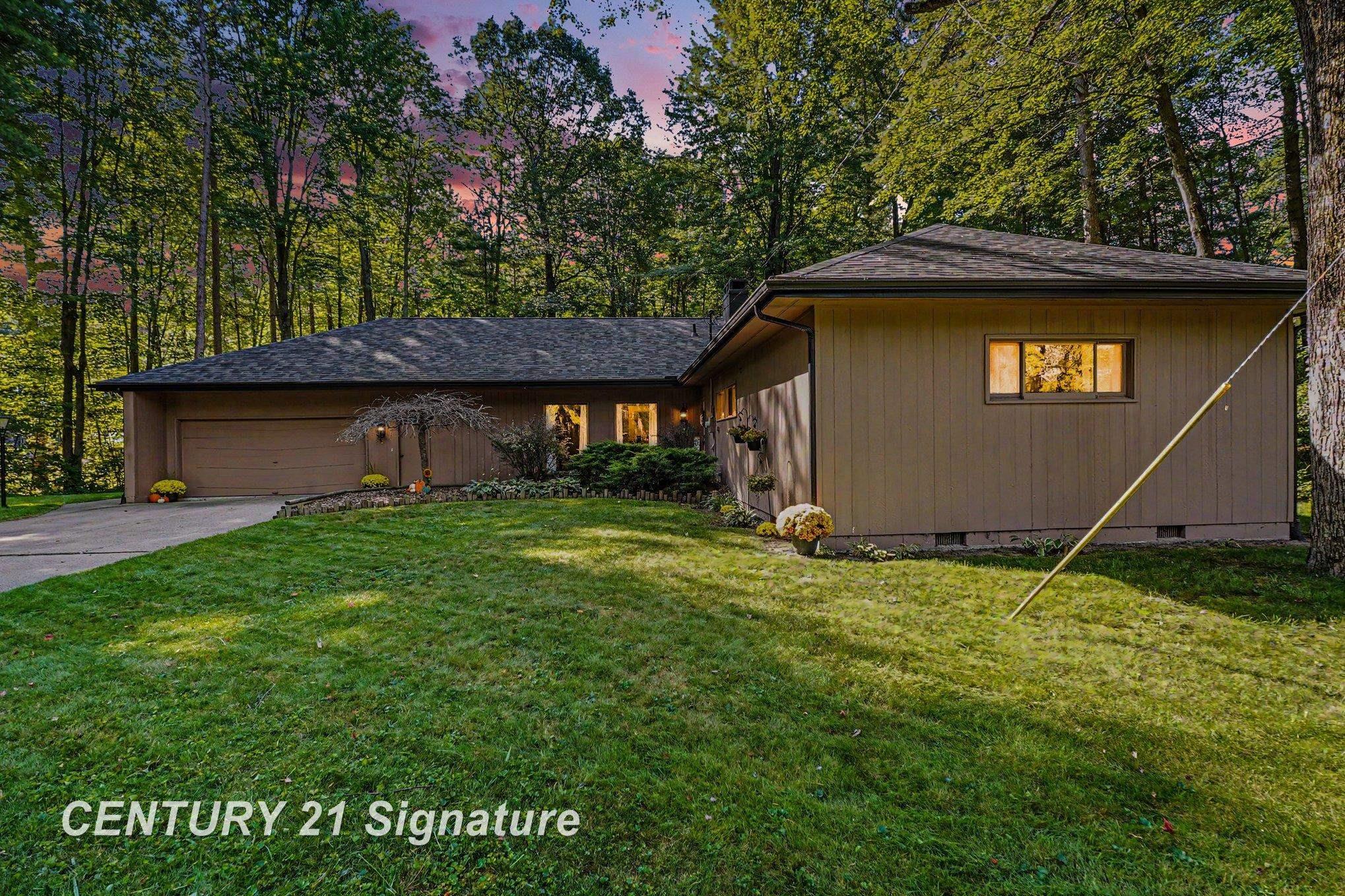 547 W Peterson Dr — photo
