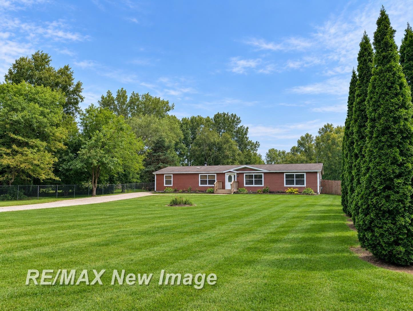 3880 E Curtis Rd — photo