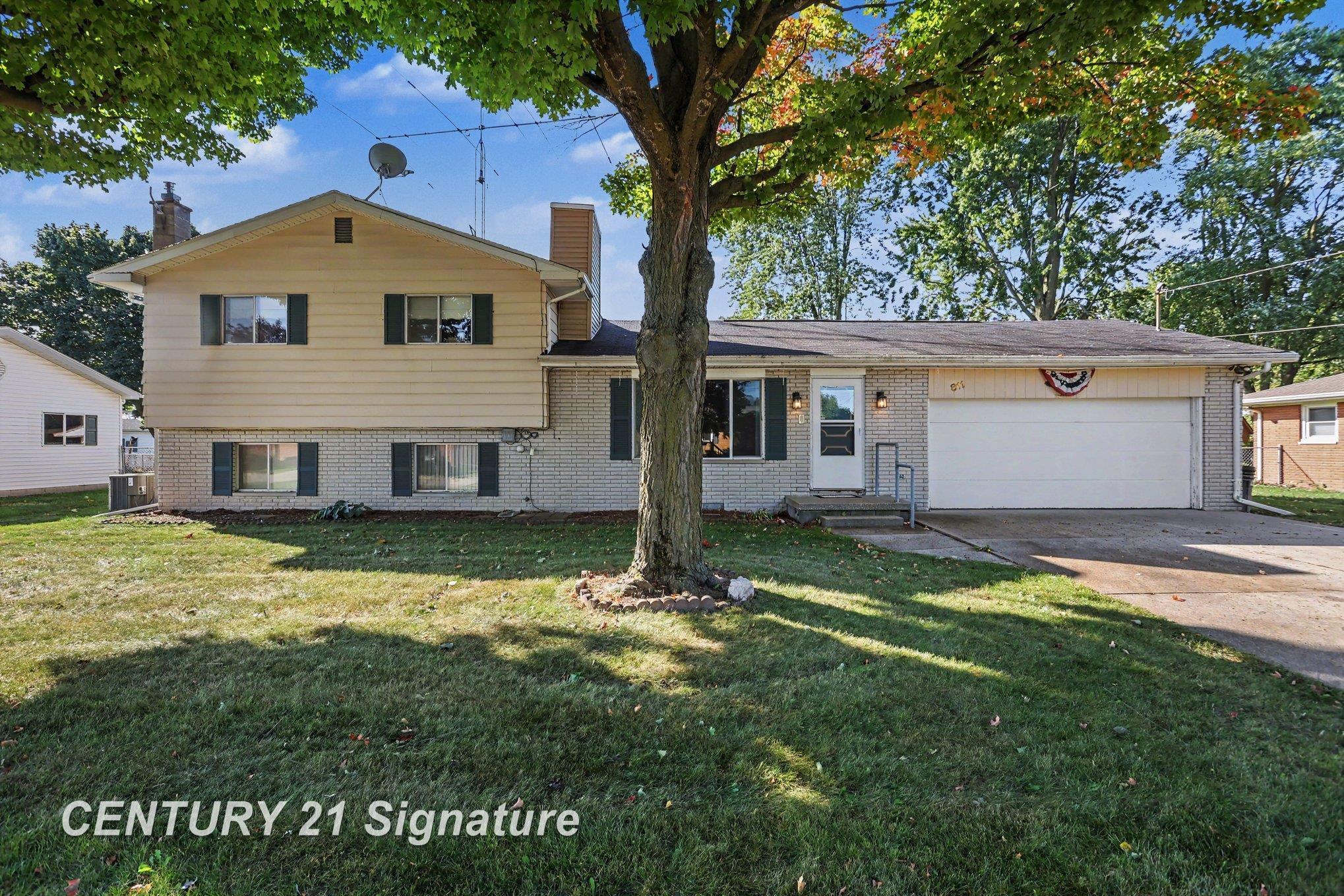 811 Doro Ln — photo