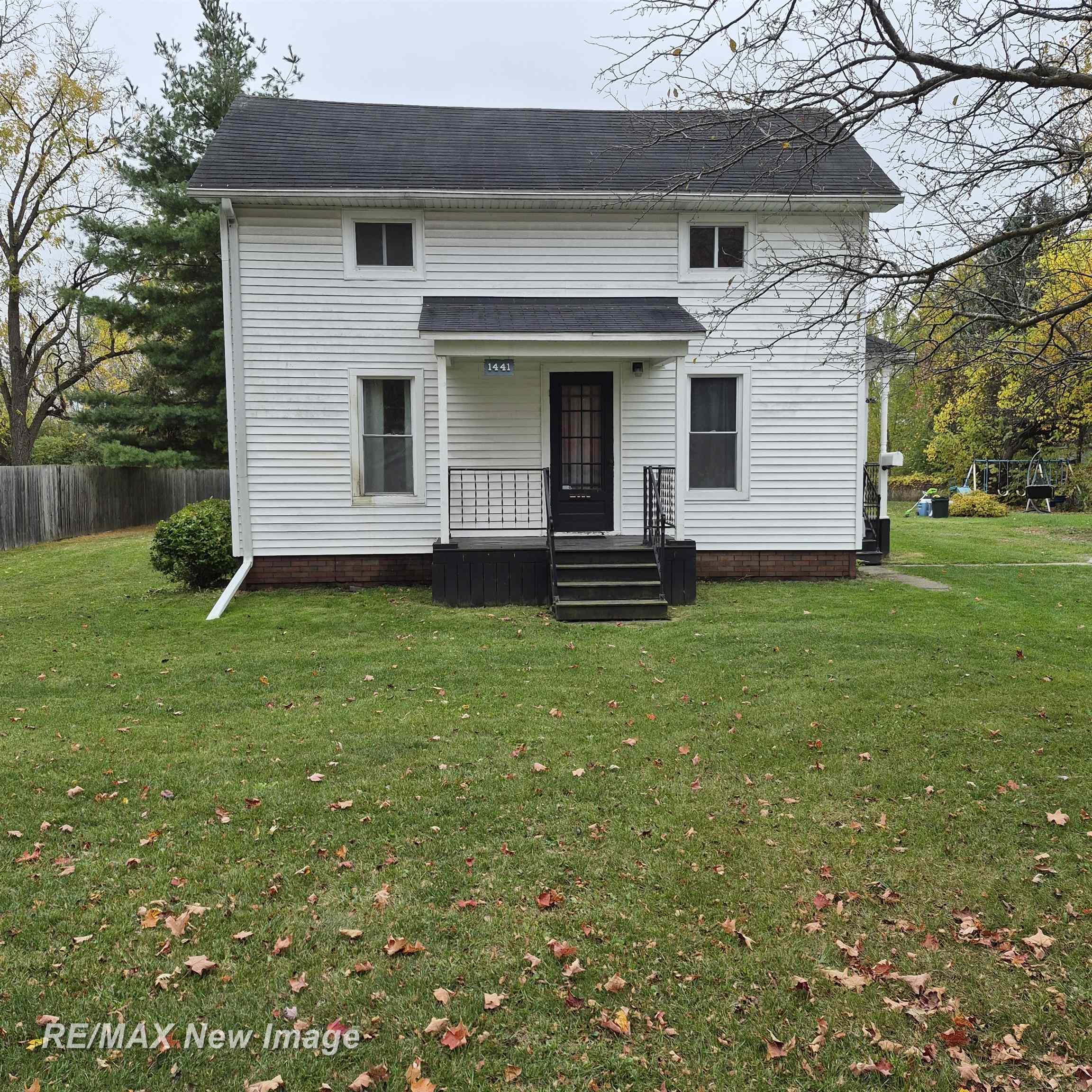 1441 Maine St — photo