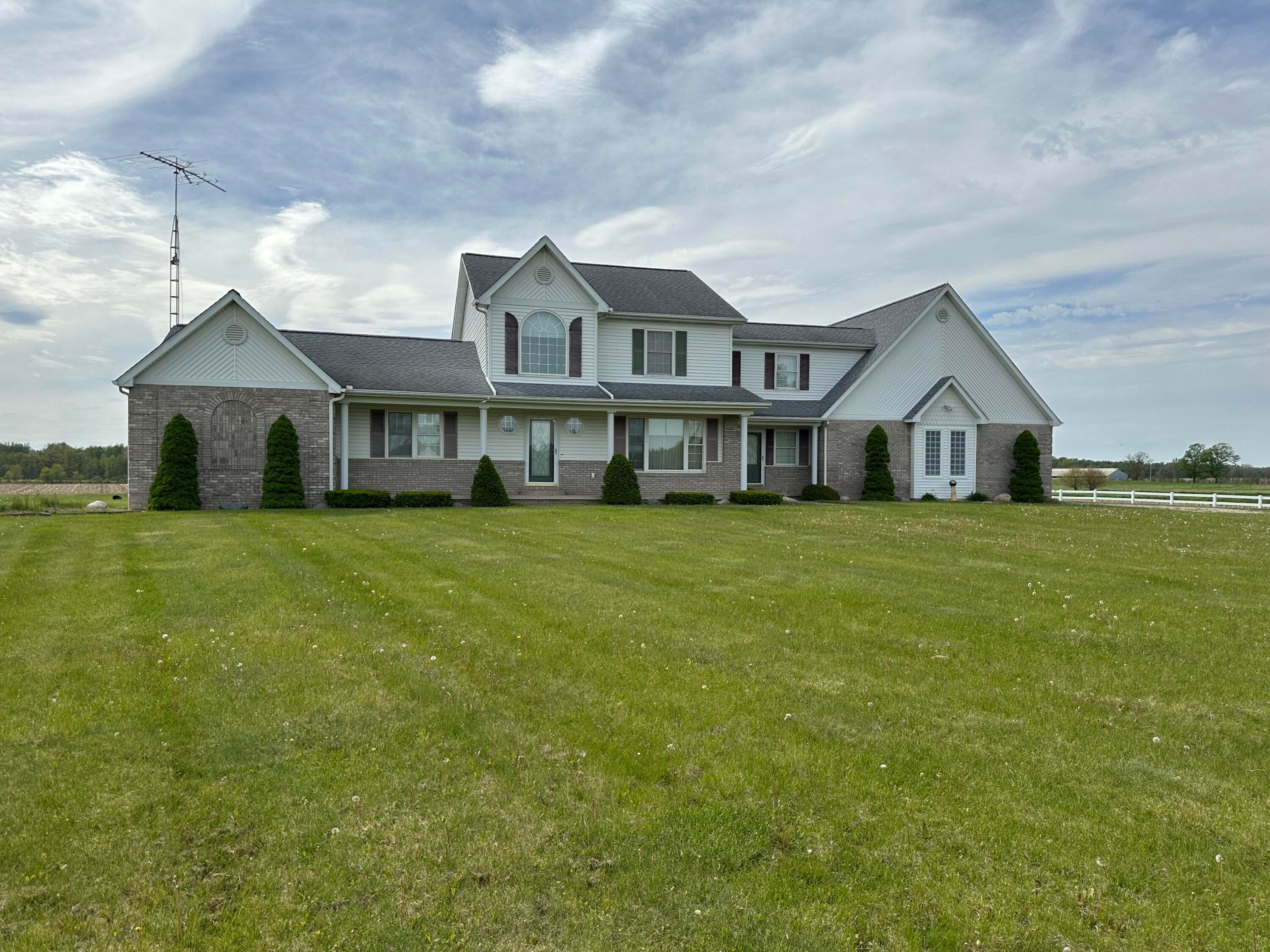 970 Dean Rd — photo