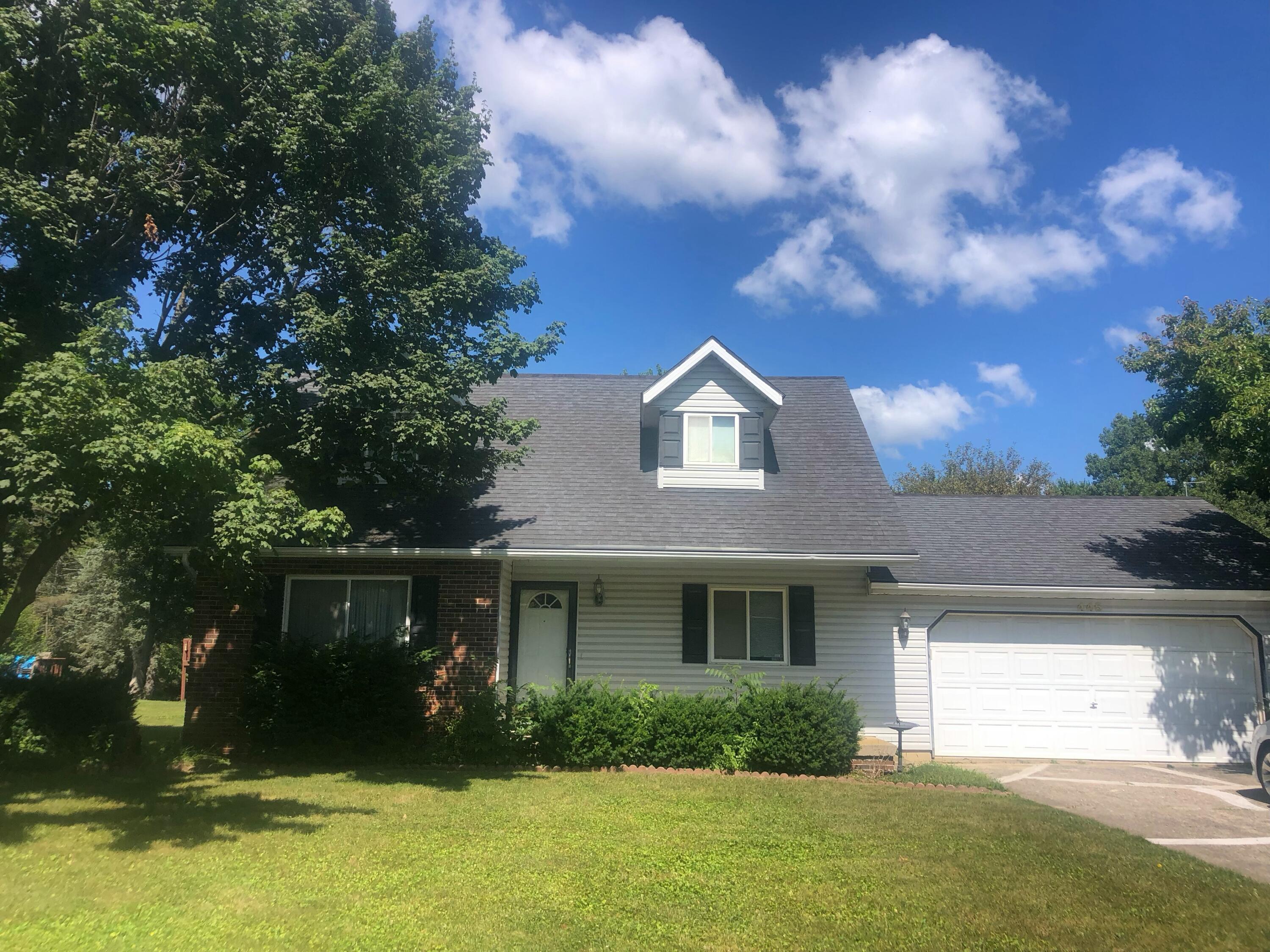 445 Mansfield Drive — photo