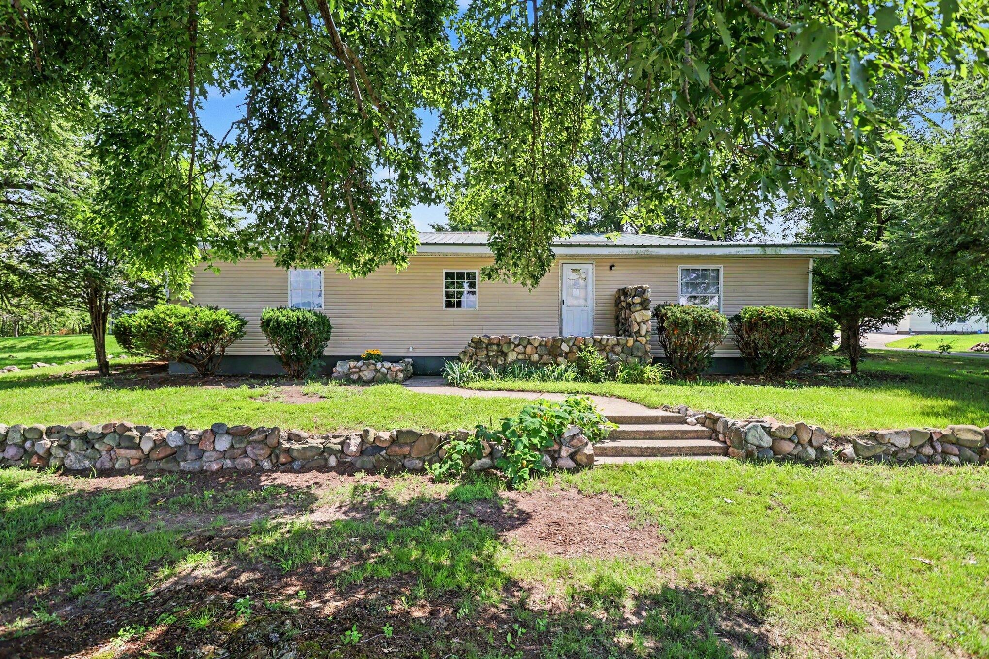 953 Weaver Road — photo