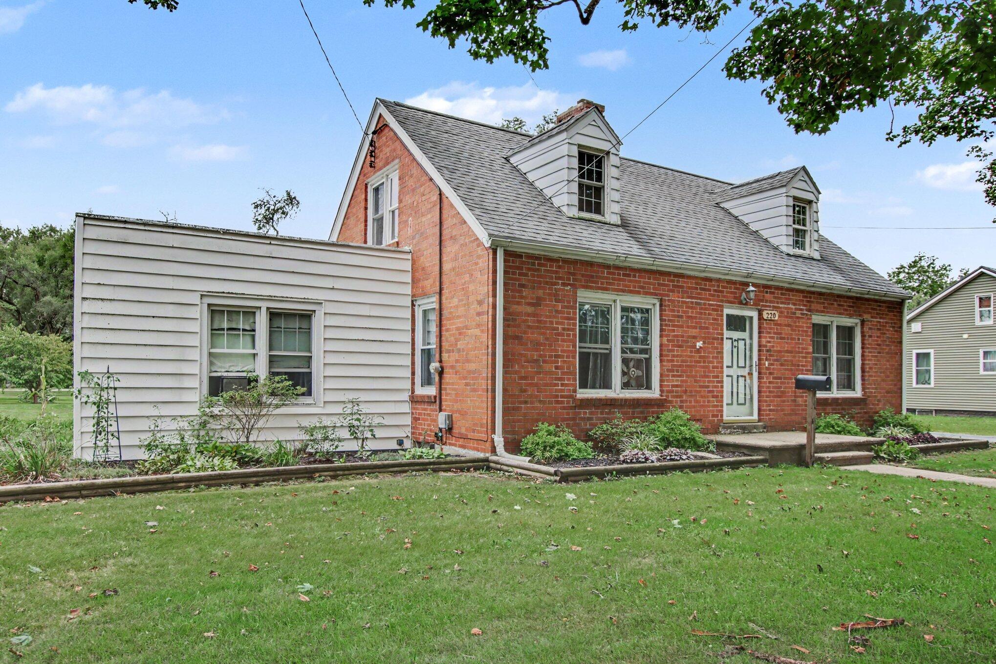 220 S Douglas Street — photo