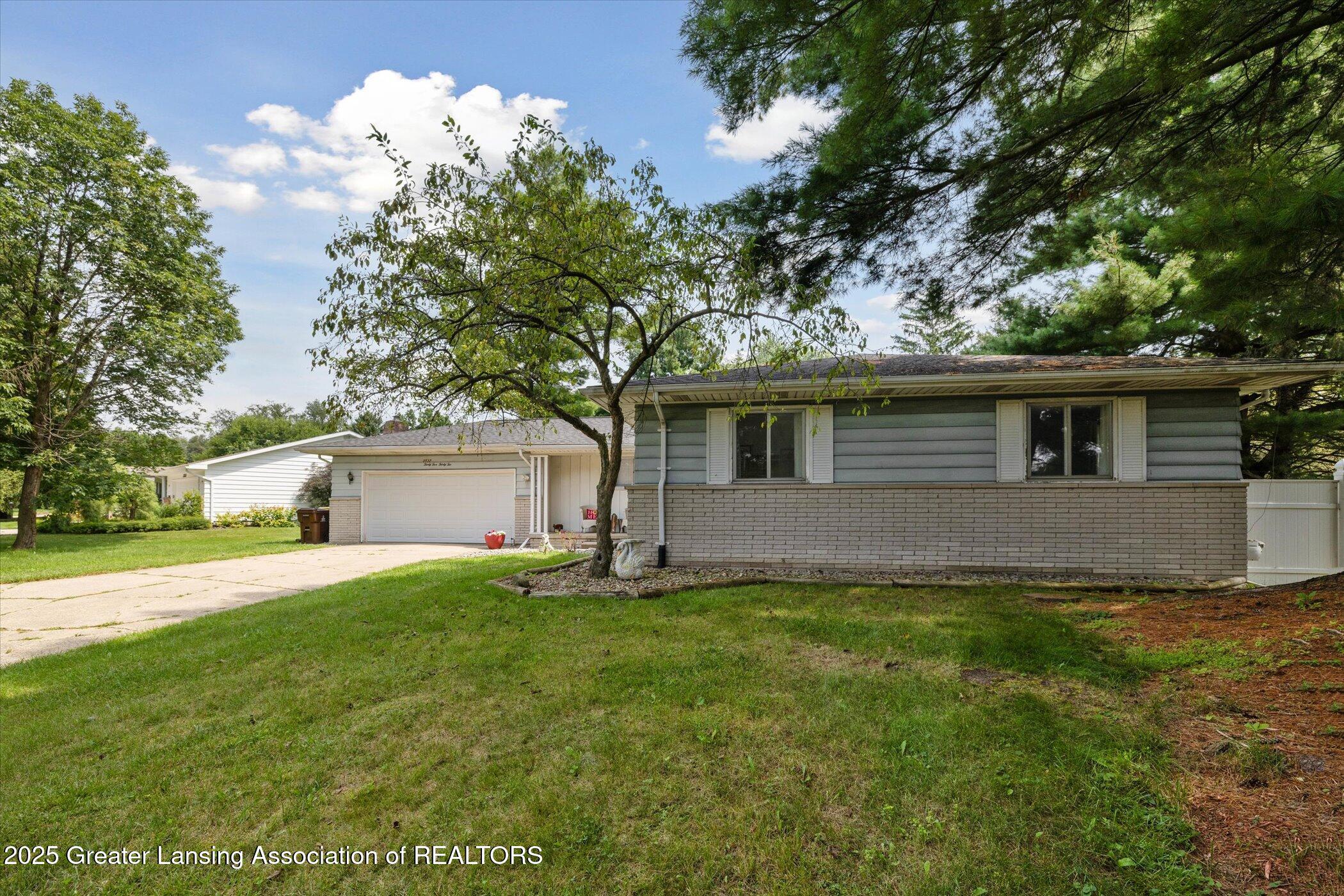 Home in Okemos, MI 48864 — photo 2
