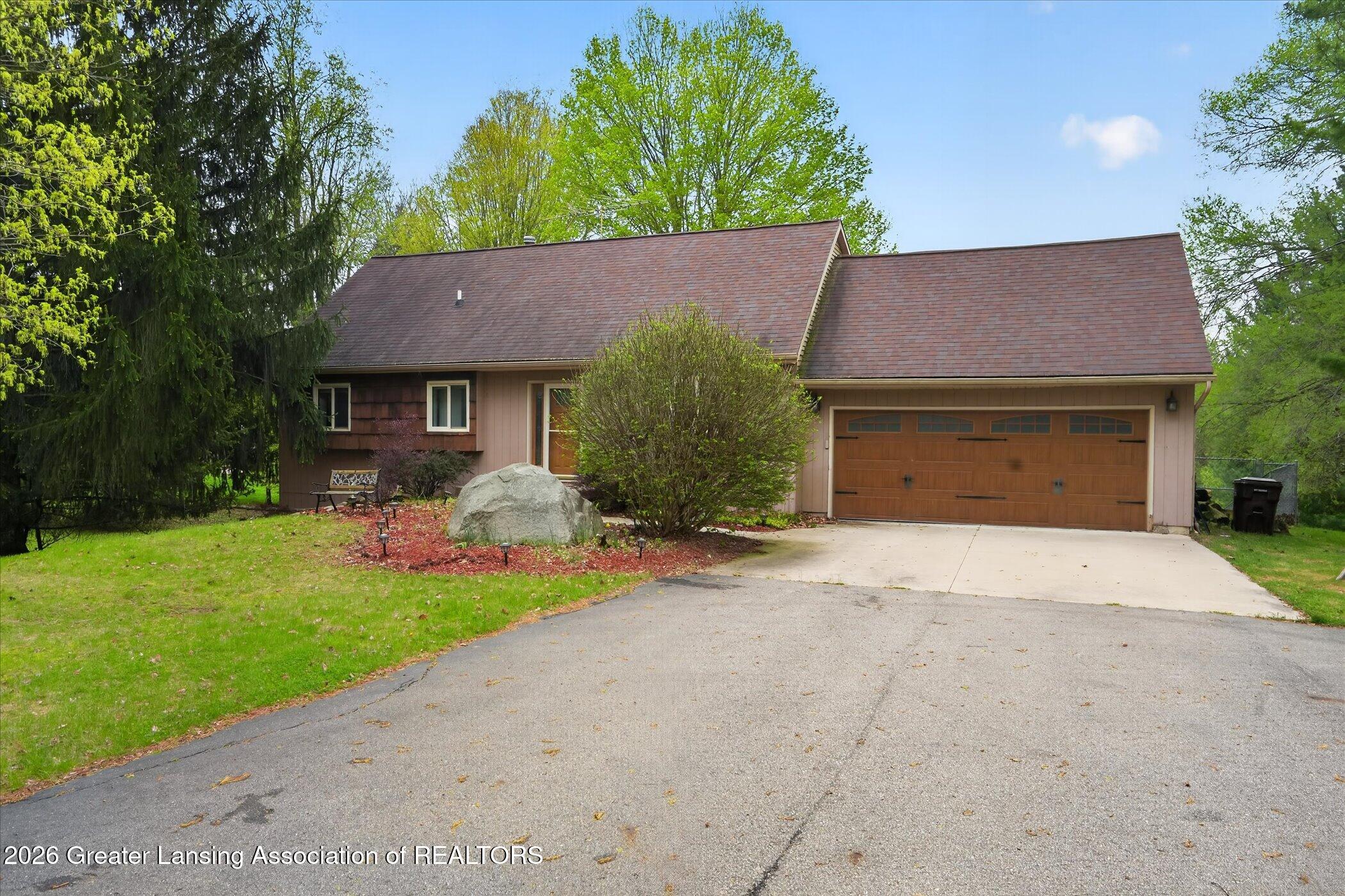 12830 Upton Road, Bath, MI 48808 — photo 3