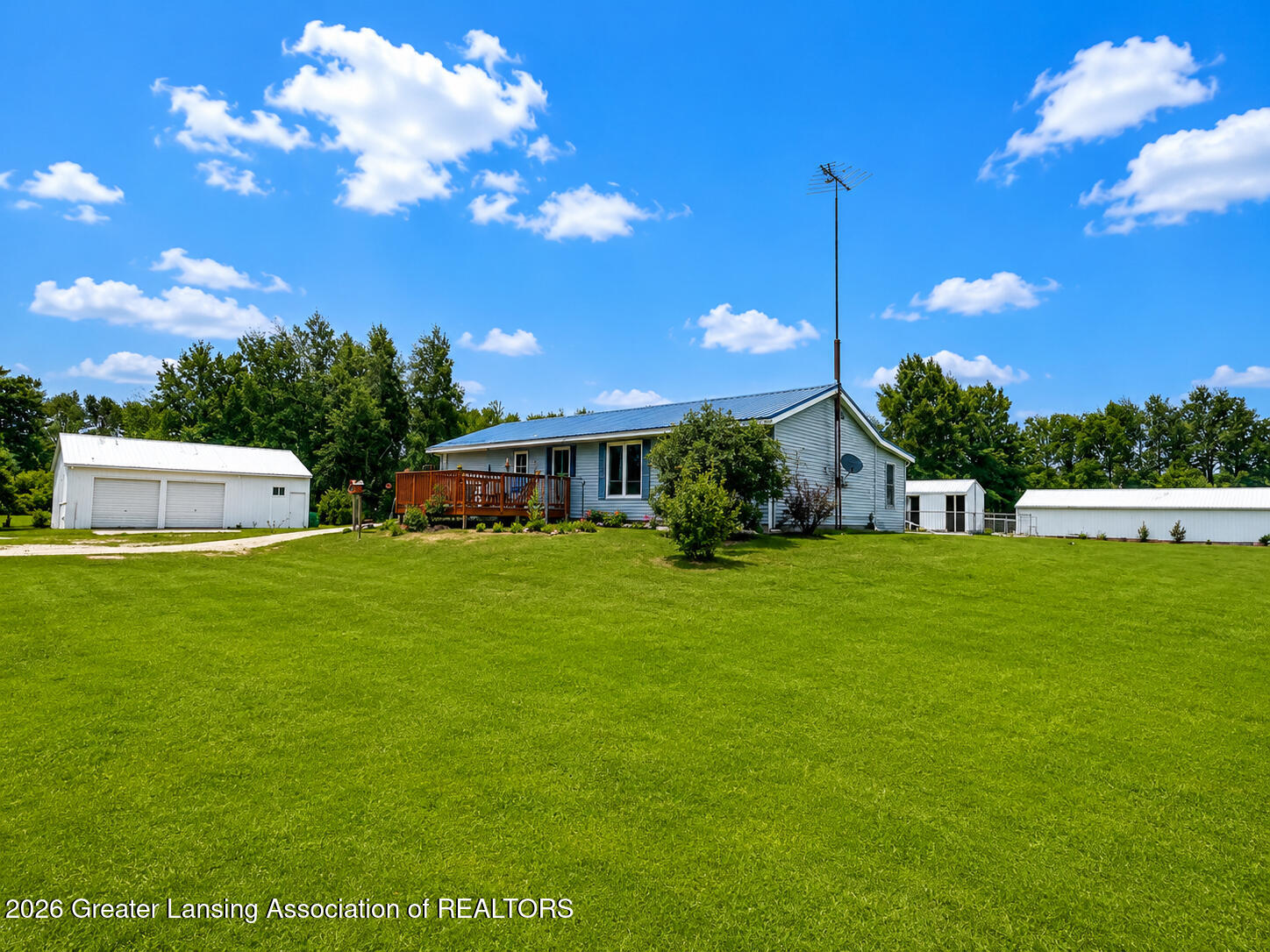 3085 10 Mile Road — photo