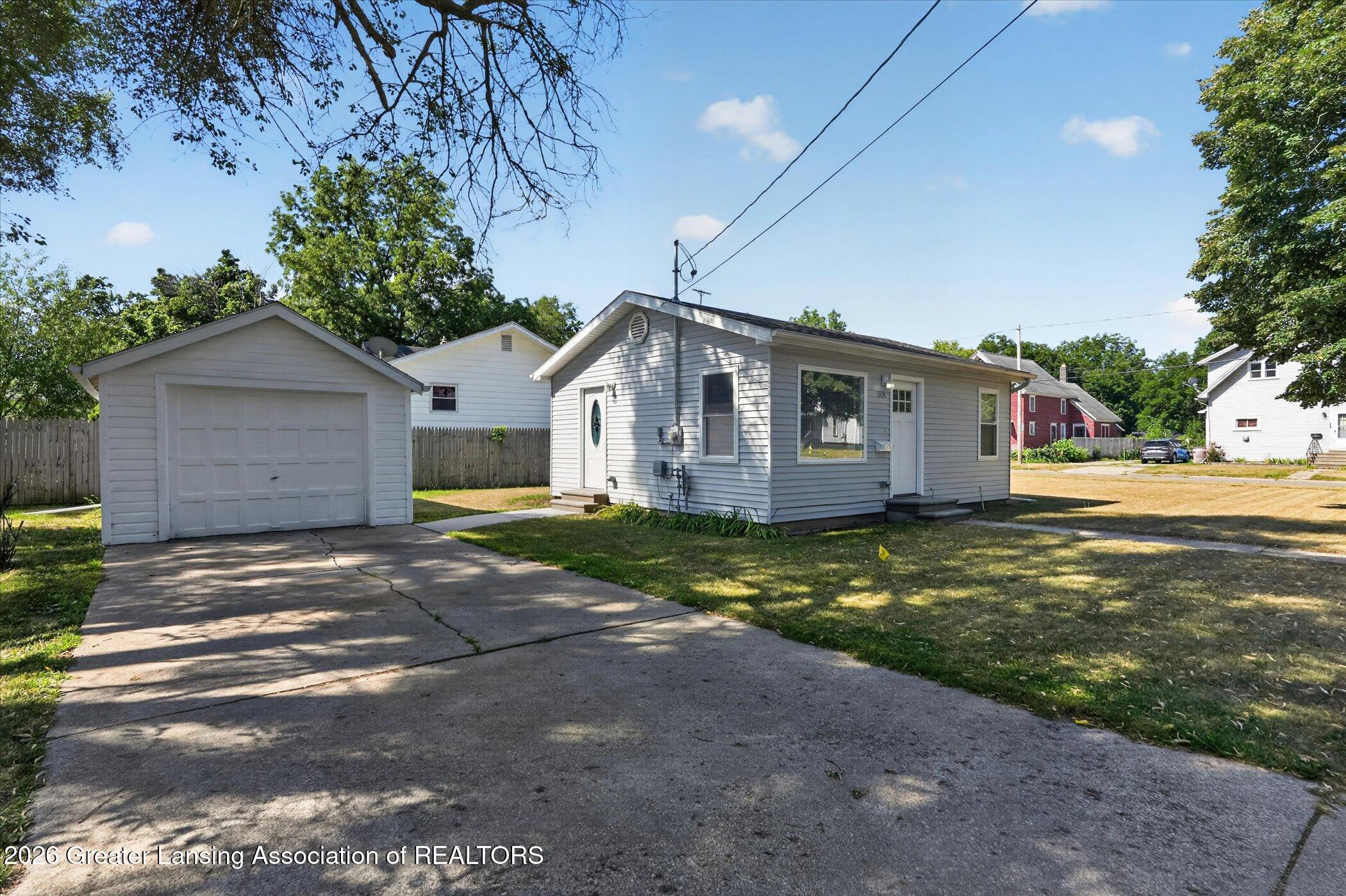 508 E Comstock Street, OwossoCity_Shiawassee, MI 48867 — photo 3