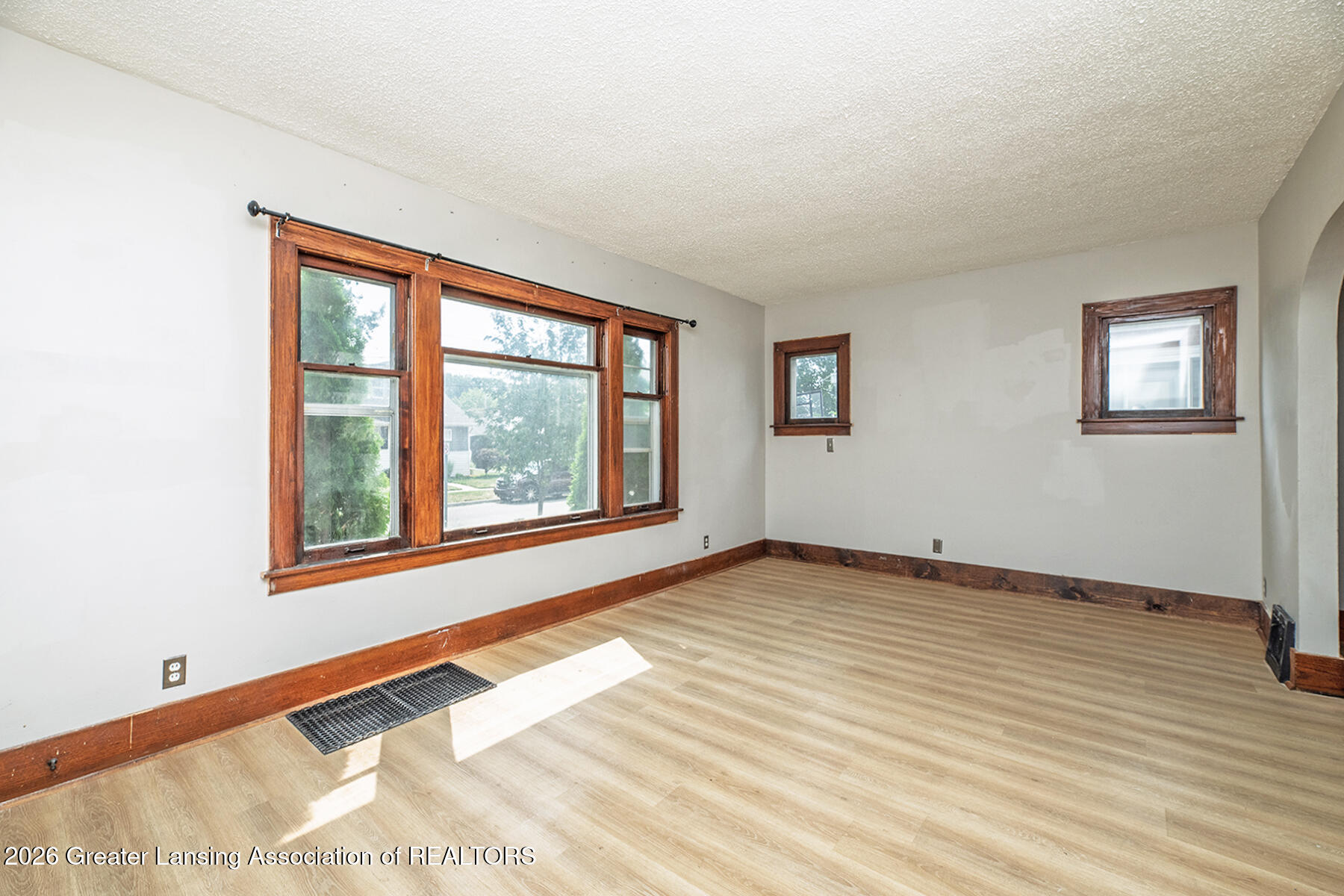1836 S Rundle Avenue, Lansing, MI 48910 — photo 2