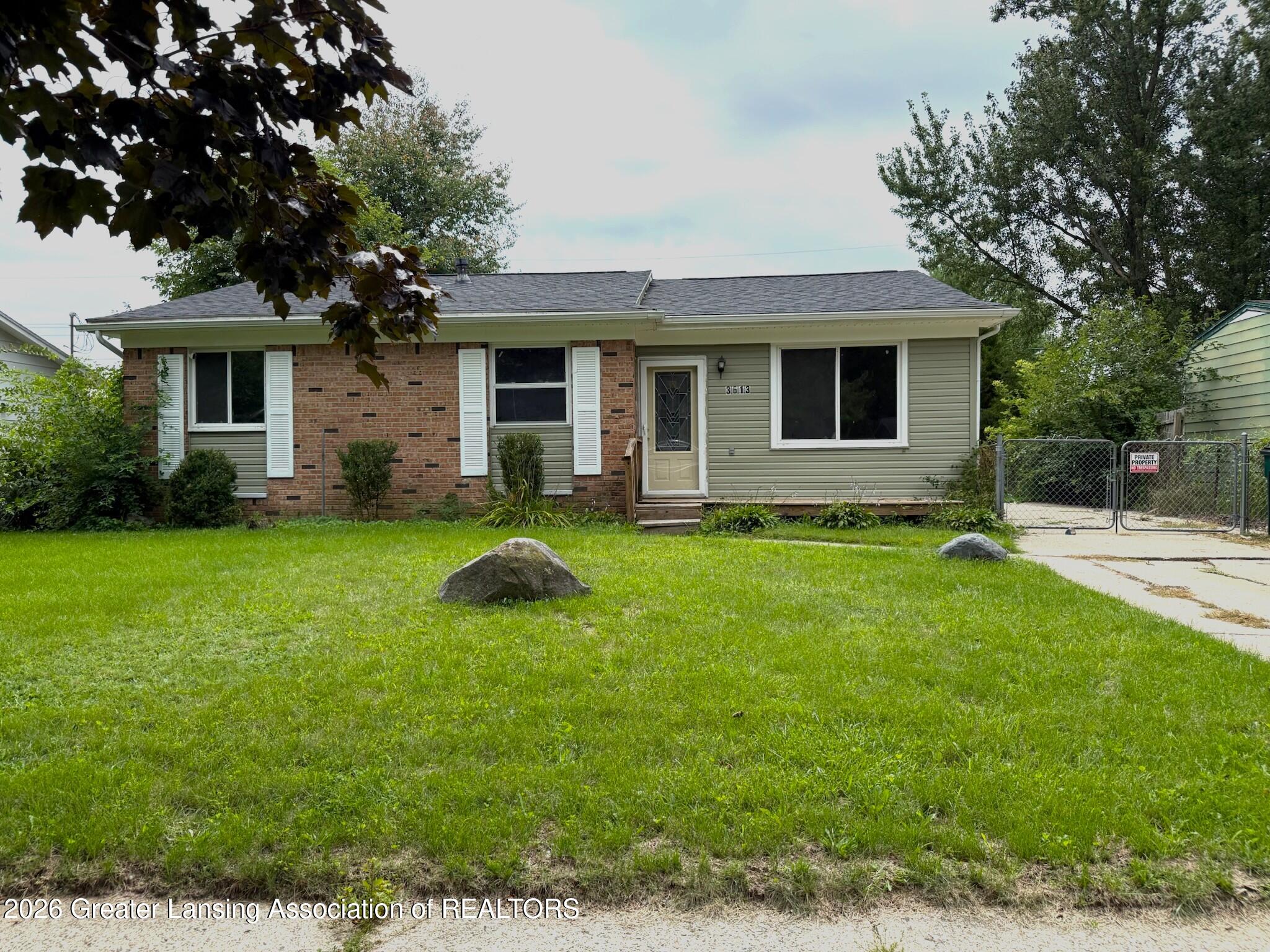 3613 Coachlight Common Street — photo