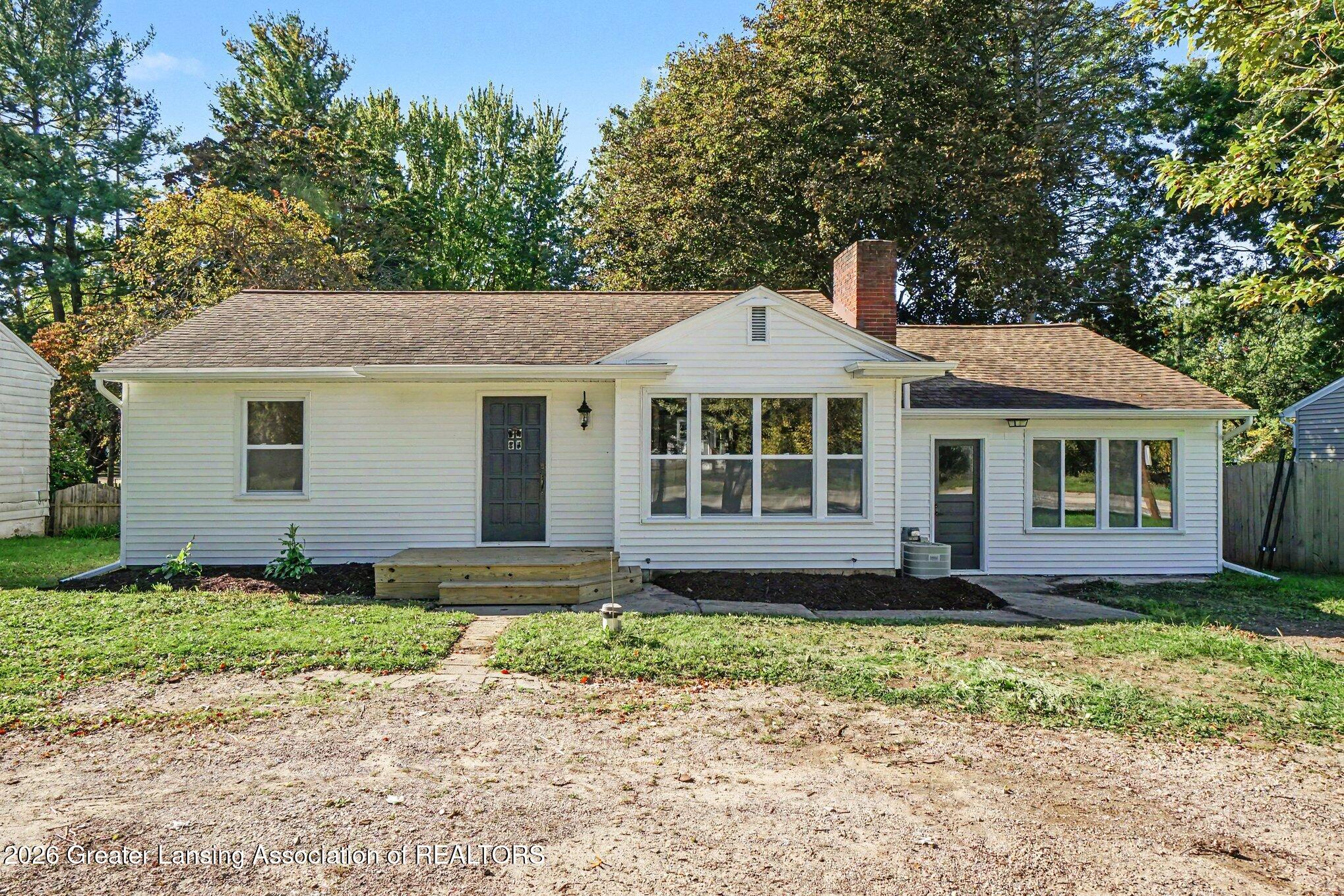 1310 E Grand River Road — photo