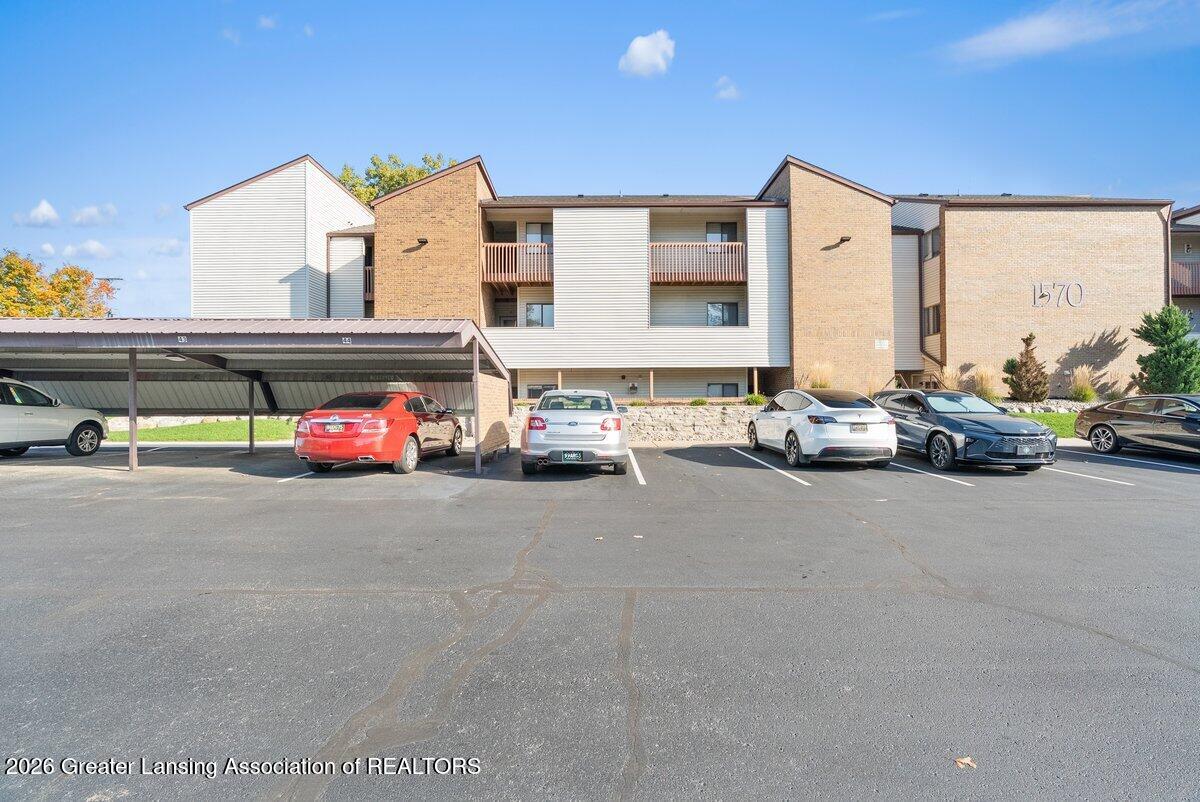 1570 W Pond Drive Unit 11 — photo