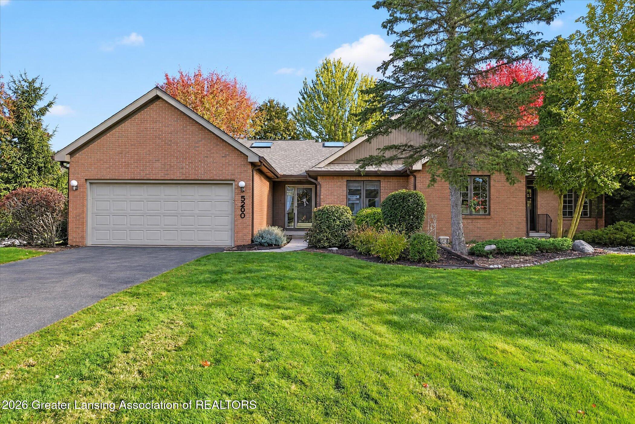 5260 Golden Circle — photo