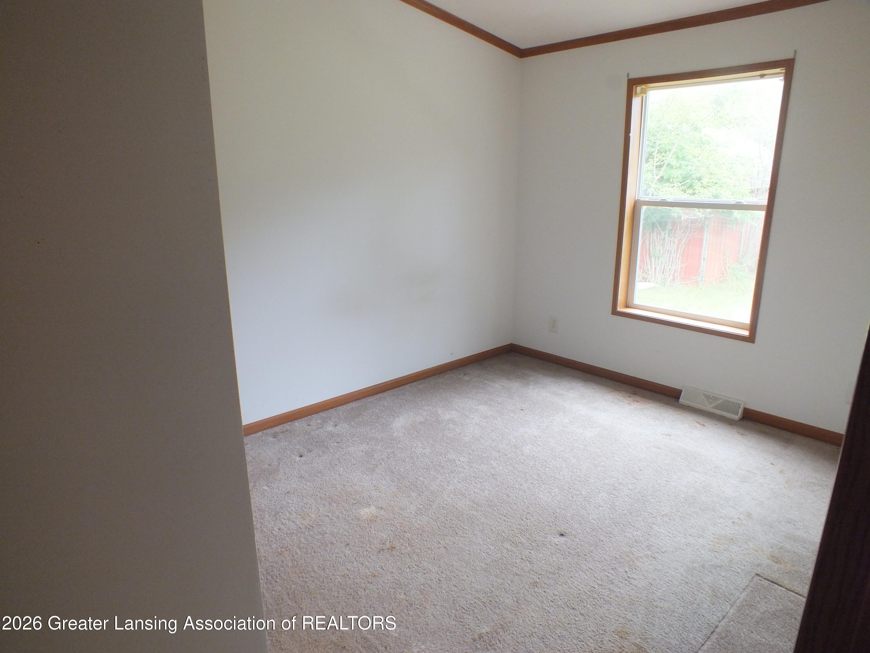 1811 E North, Sumner, MI 48889 — photo 3