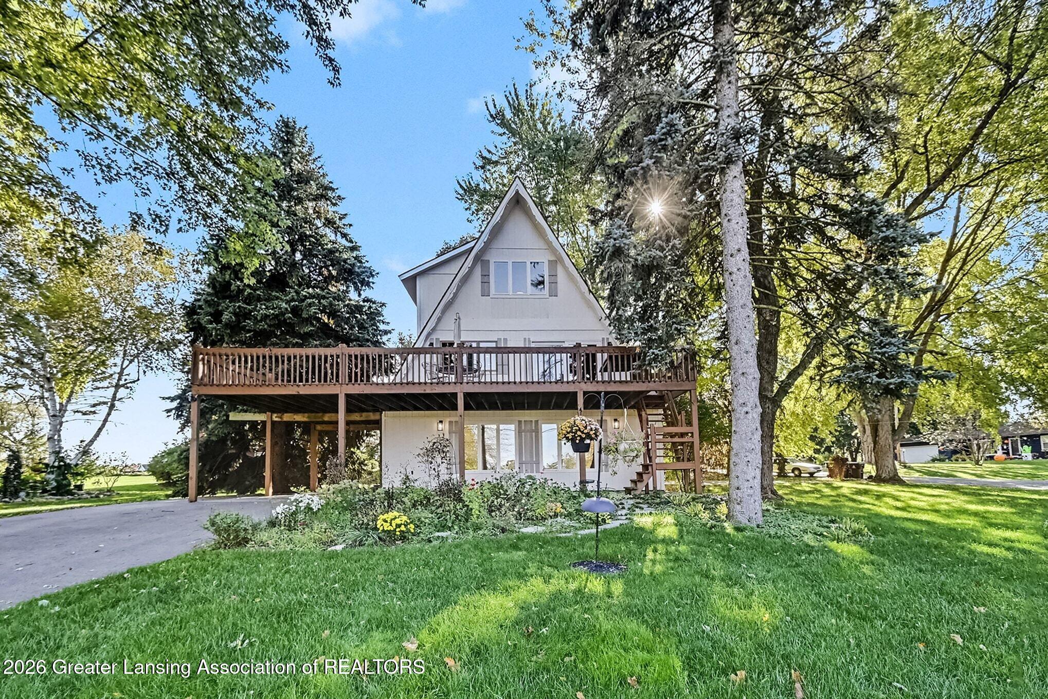 1035 E Geneva Drive, Dewitt, MI 48820