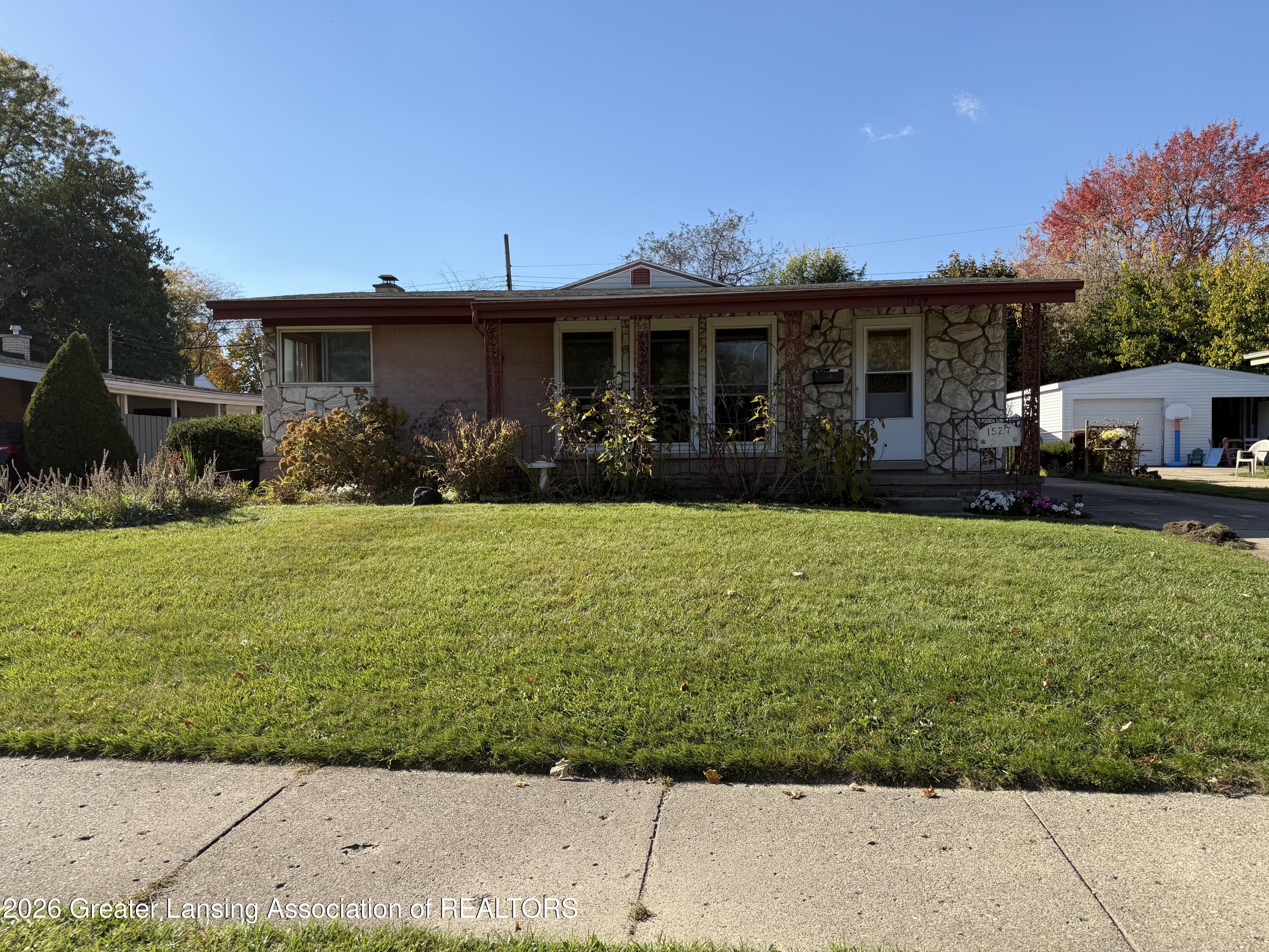 1527 N Hayford Avenue — photo