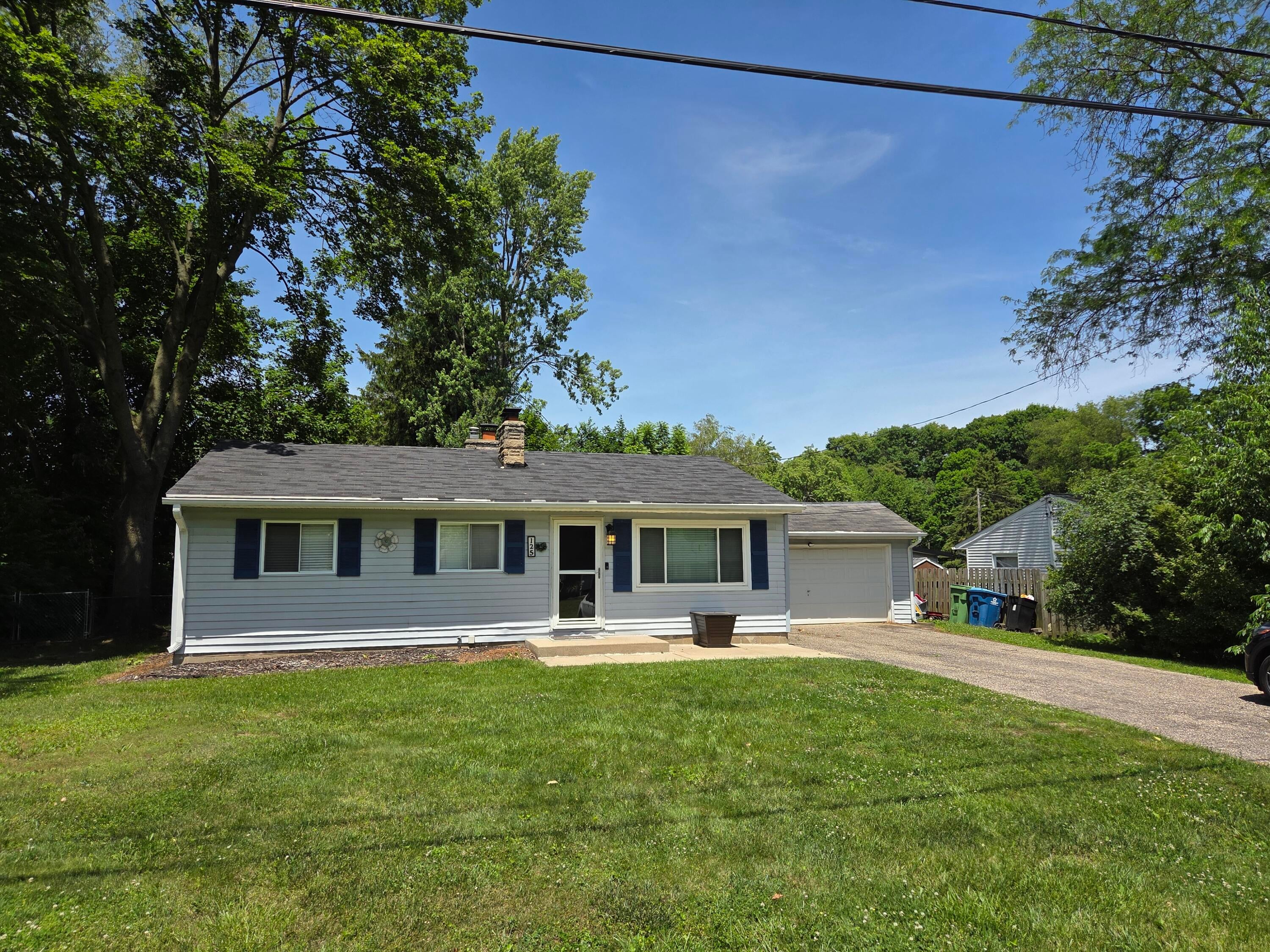 125 Peachtree Drive — photo
