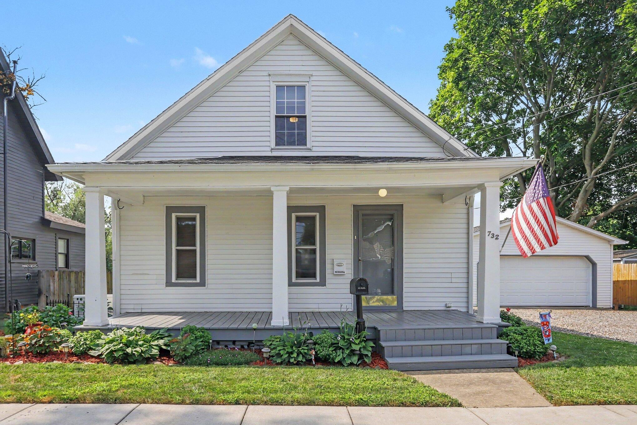 732 E Green Street — photo