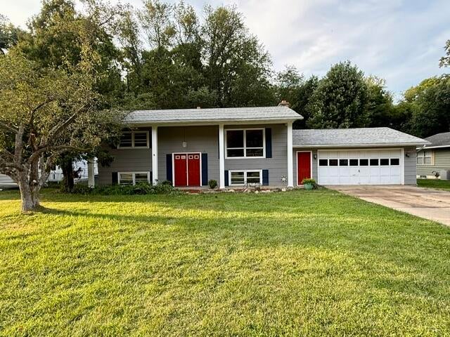 711 E North Drive — photo