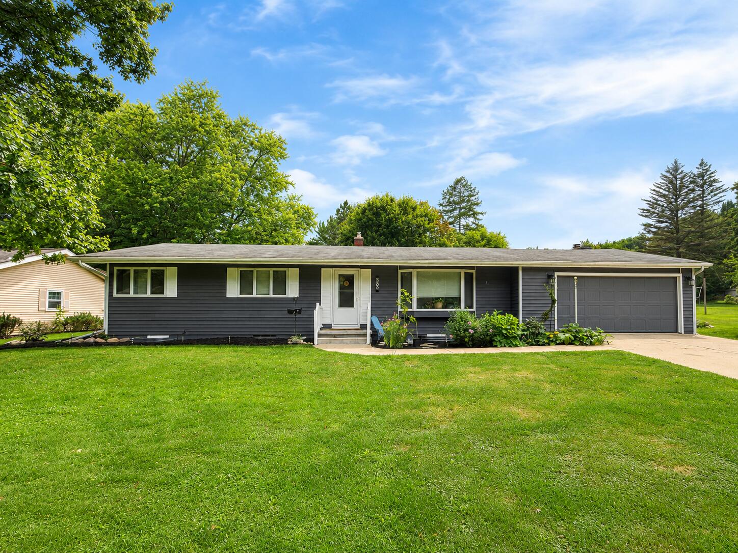 553 East Drive — photo