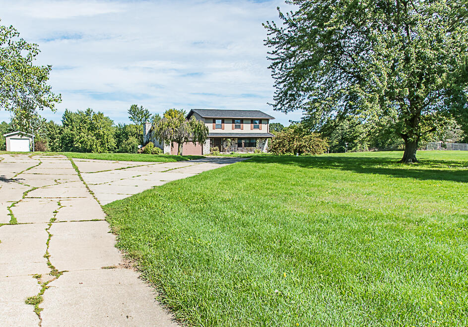 2240 E Hickory Road — photo