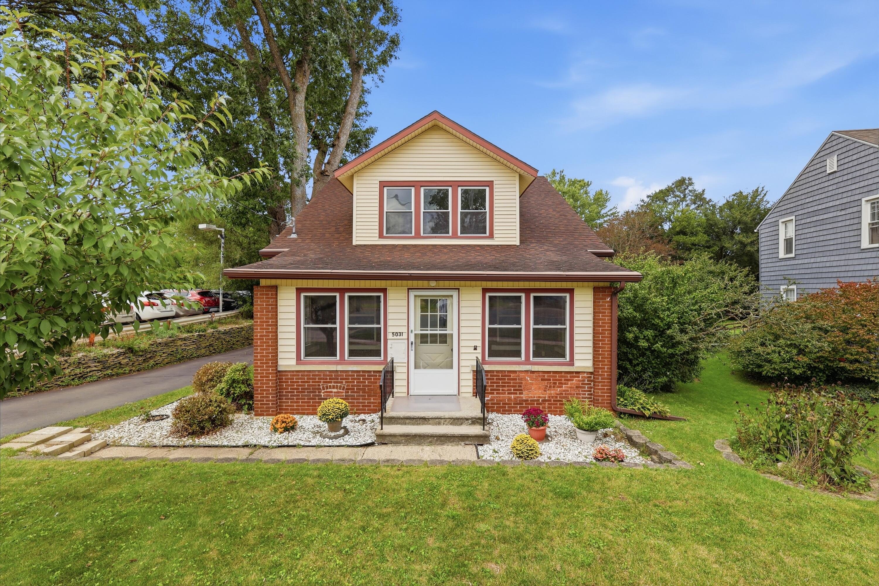 5031 N Riverview Drive — photo
