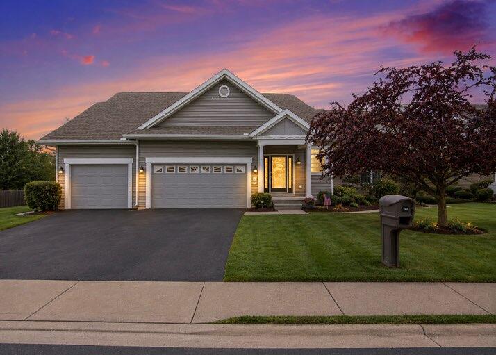 1087 Barrington NW — photo