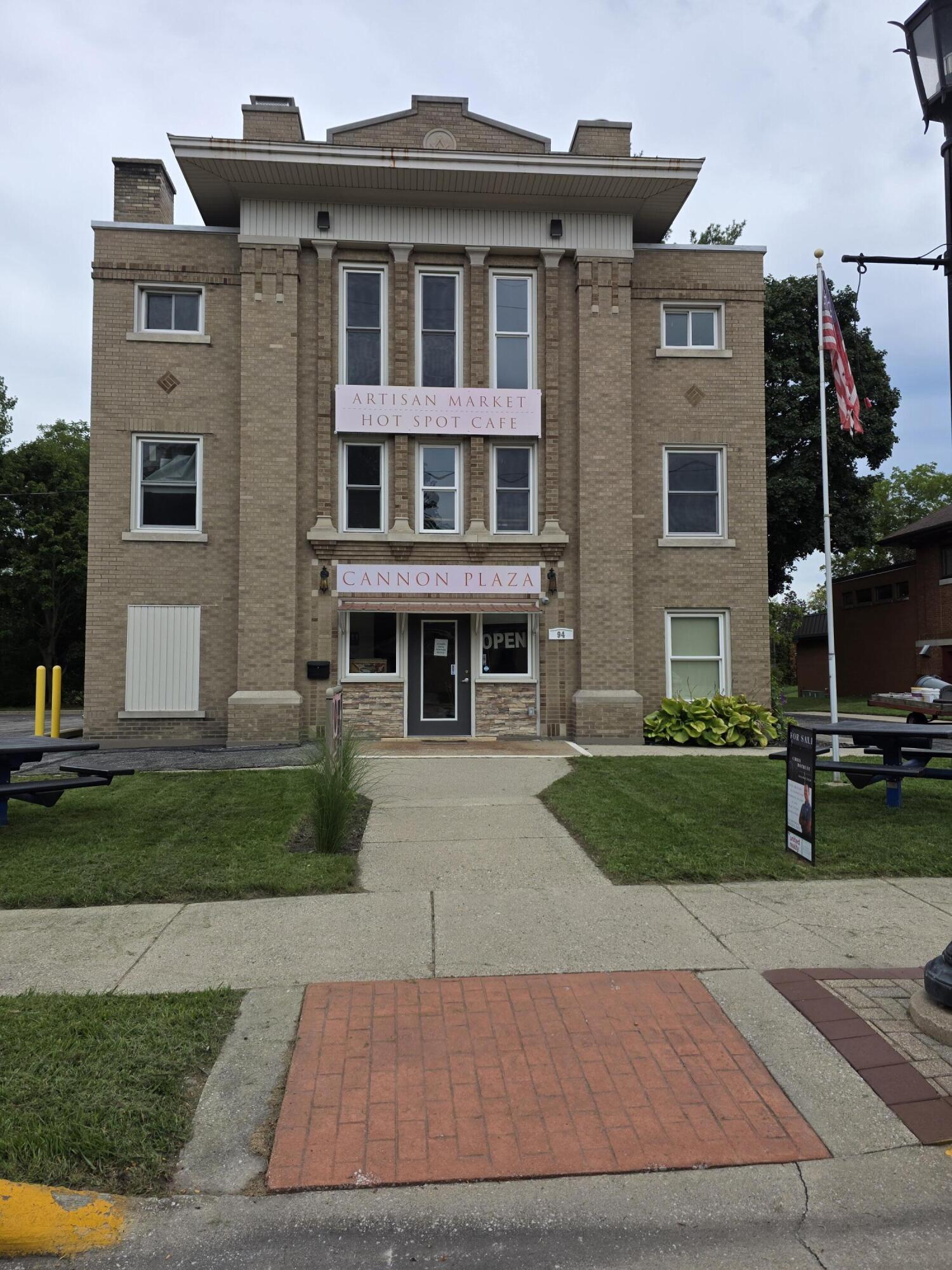94 N Union Street — photo