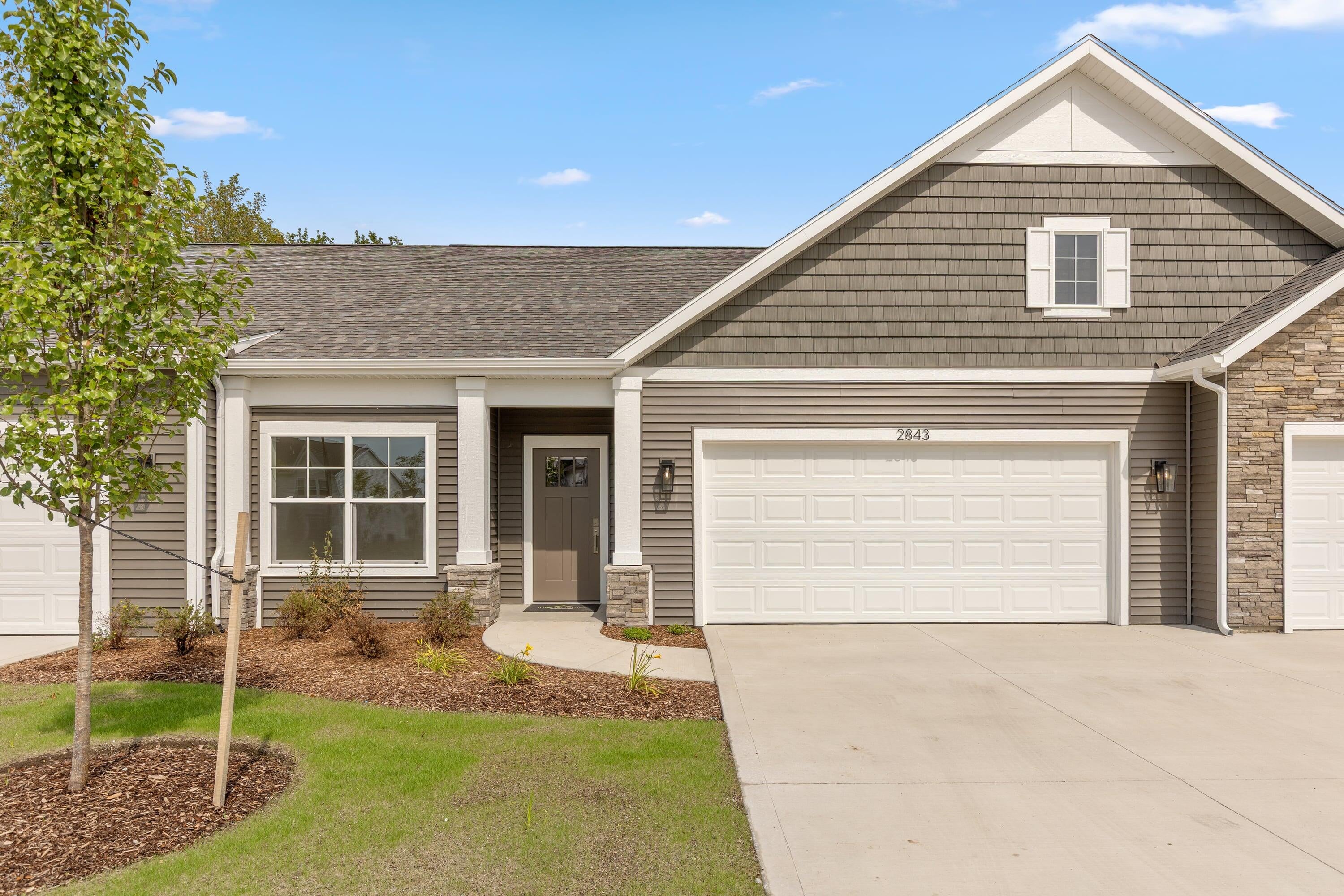 2843 W Cobblestone Court SE 18 — photo