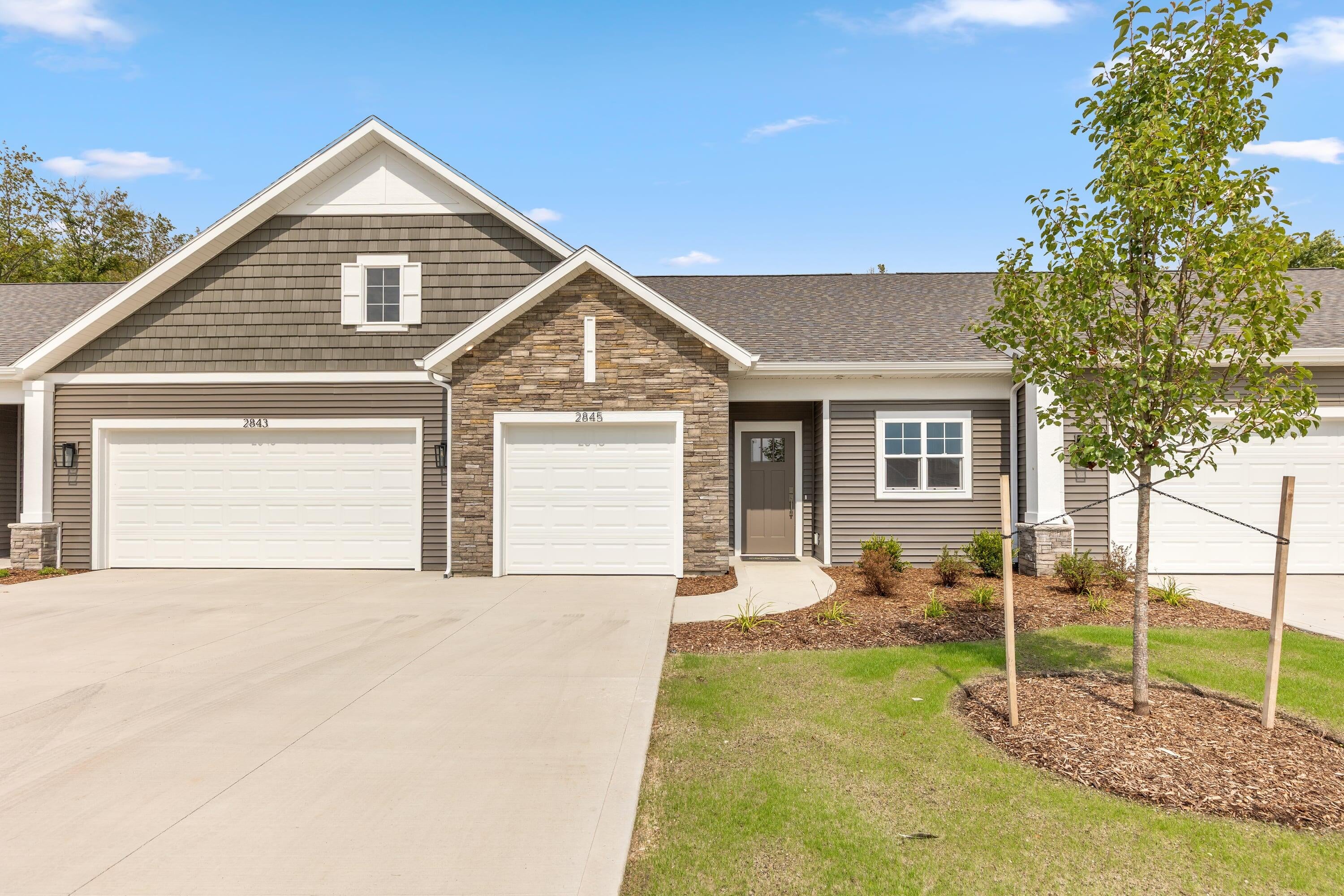 2845 W Cobblestone Court SE 19 — photo