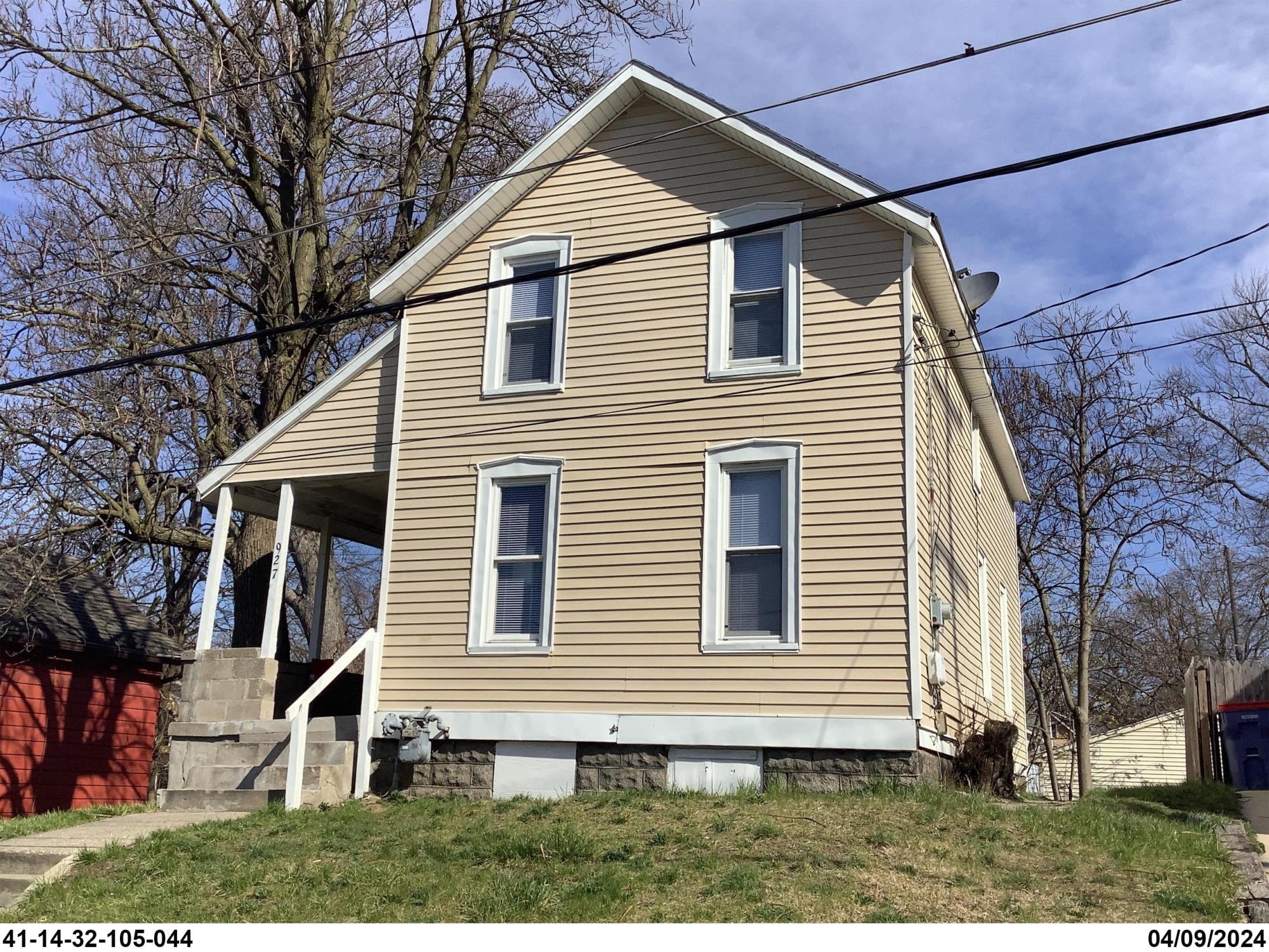 927 Bemis Street SE — photo