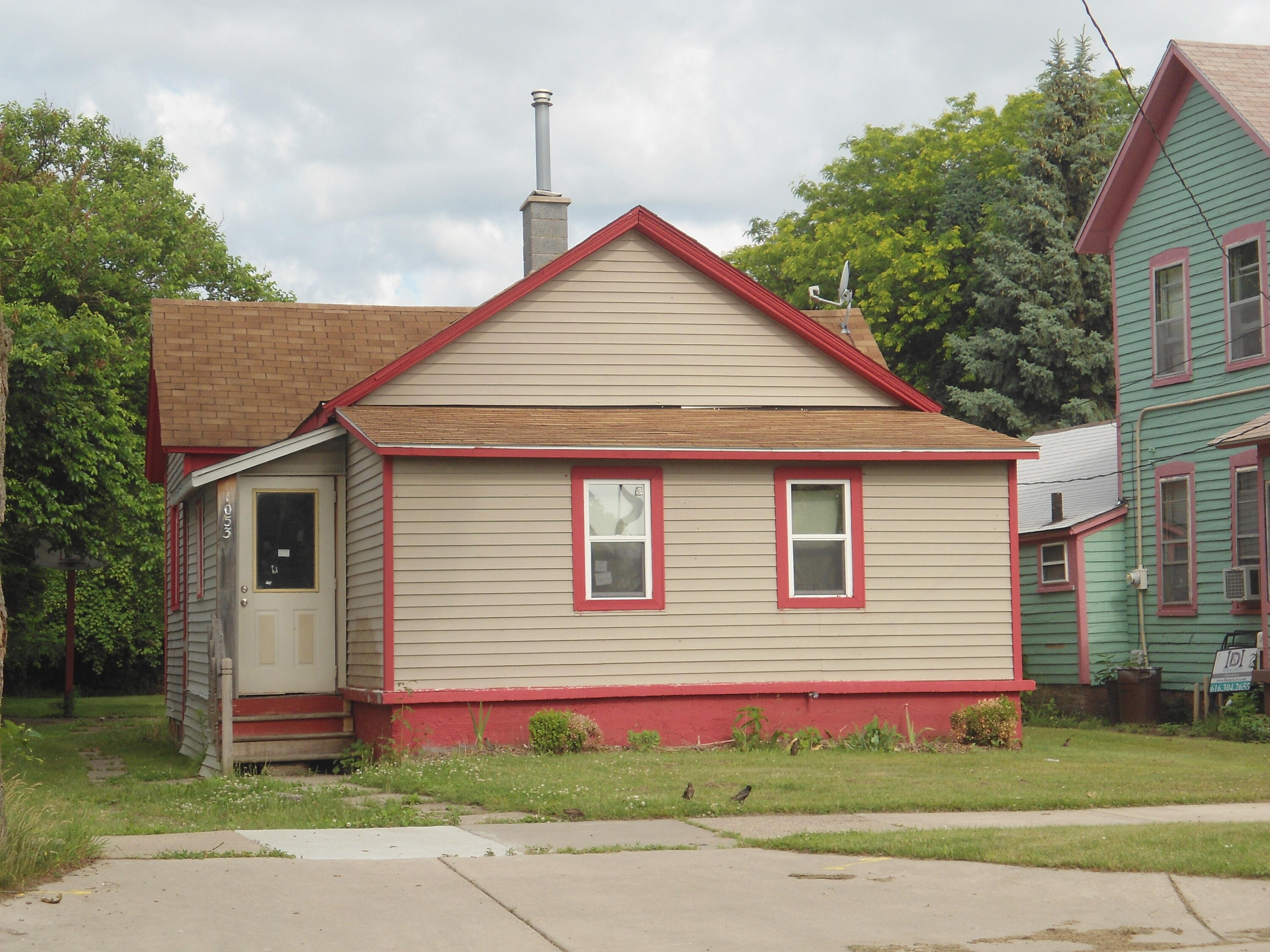 1053 Sheldon Avenue SE — photo