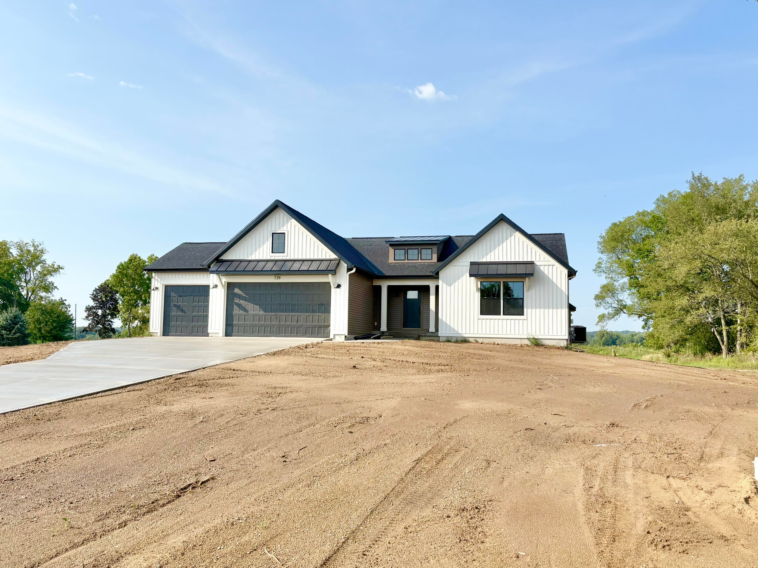 739 Goldenfield Drive — photo